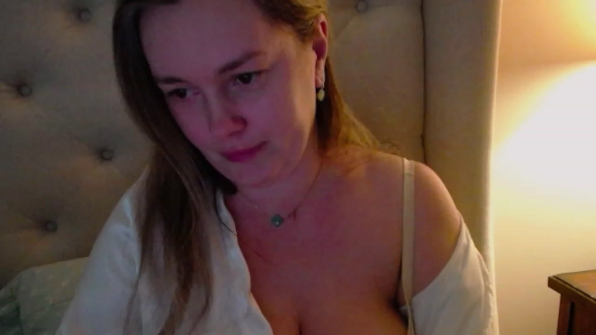 Gallery image thumbnail from J0llye's myfreecams stream on, 01/21/2024, 21:06 image 18 of 20