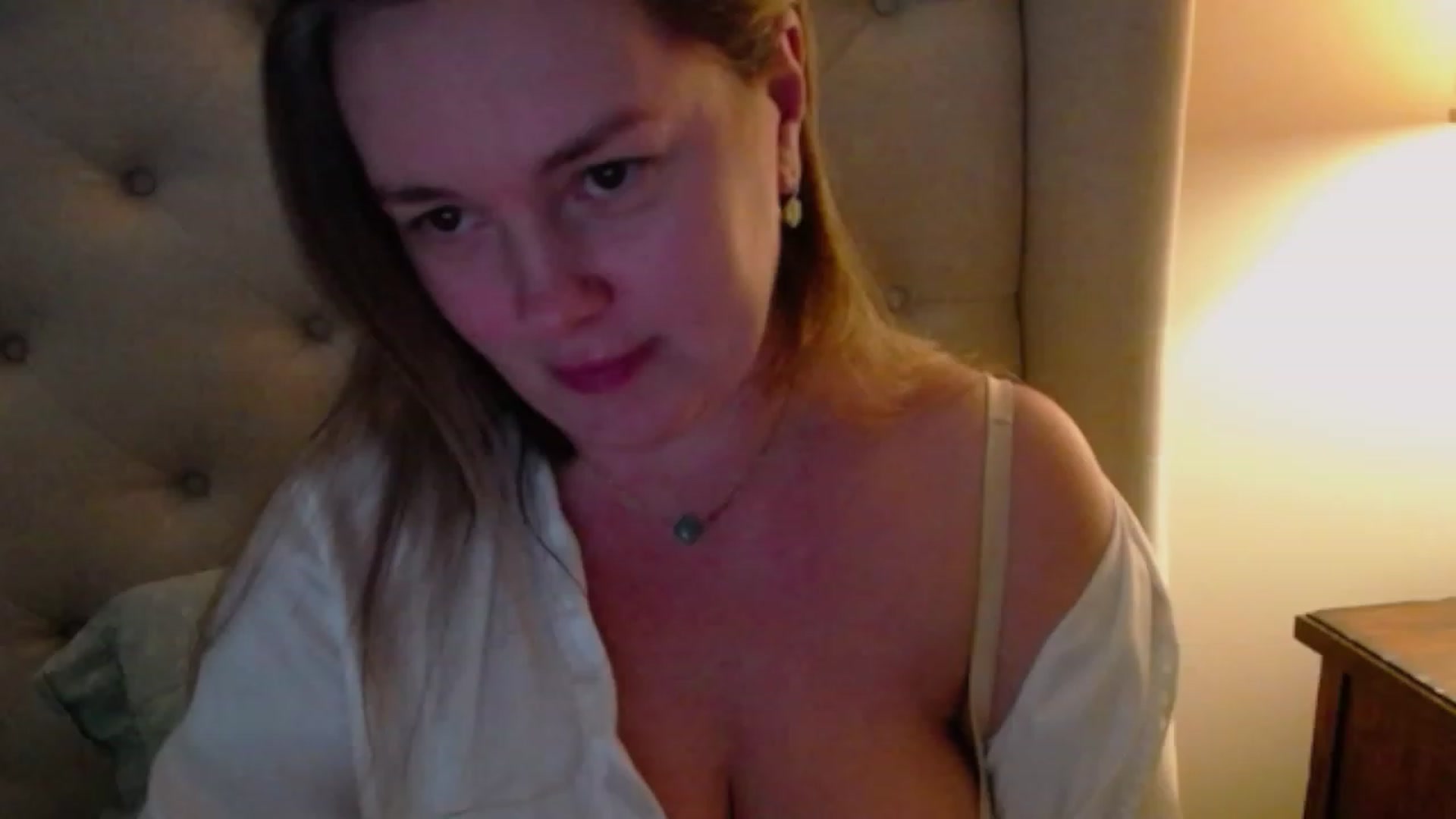 Gallery image thumbnail from J0llye's myfreecams stream on, 01/21/2024, 21:06 image 4 of 20