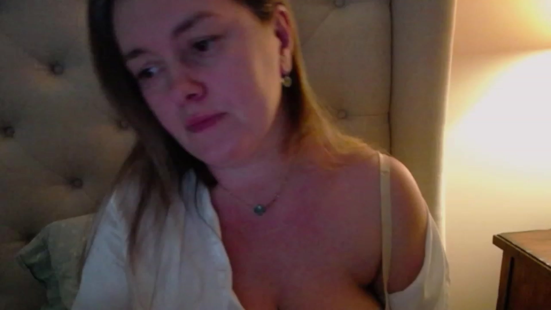 Gallery image thumbnail from J0llye's myfreecams stream on, 01/21/2024, 21:06 image 6 of 20