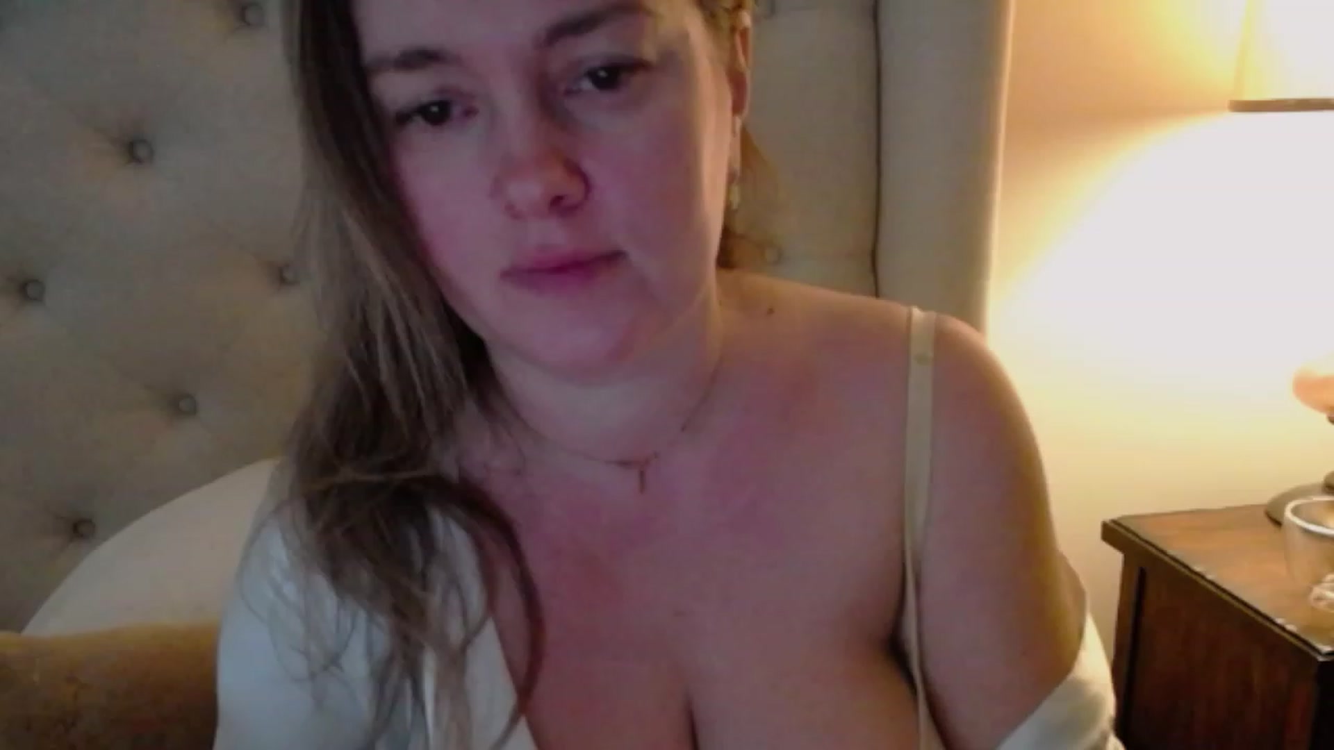 Gallery image thumbnail from J0llye's myfreecams stream on, 01/22/2024, 16:57 image 12 of 20