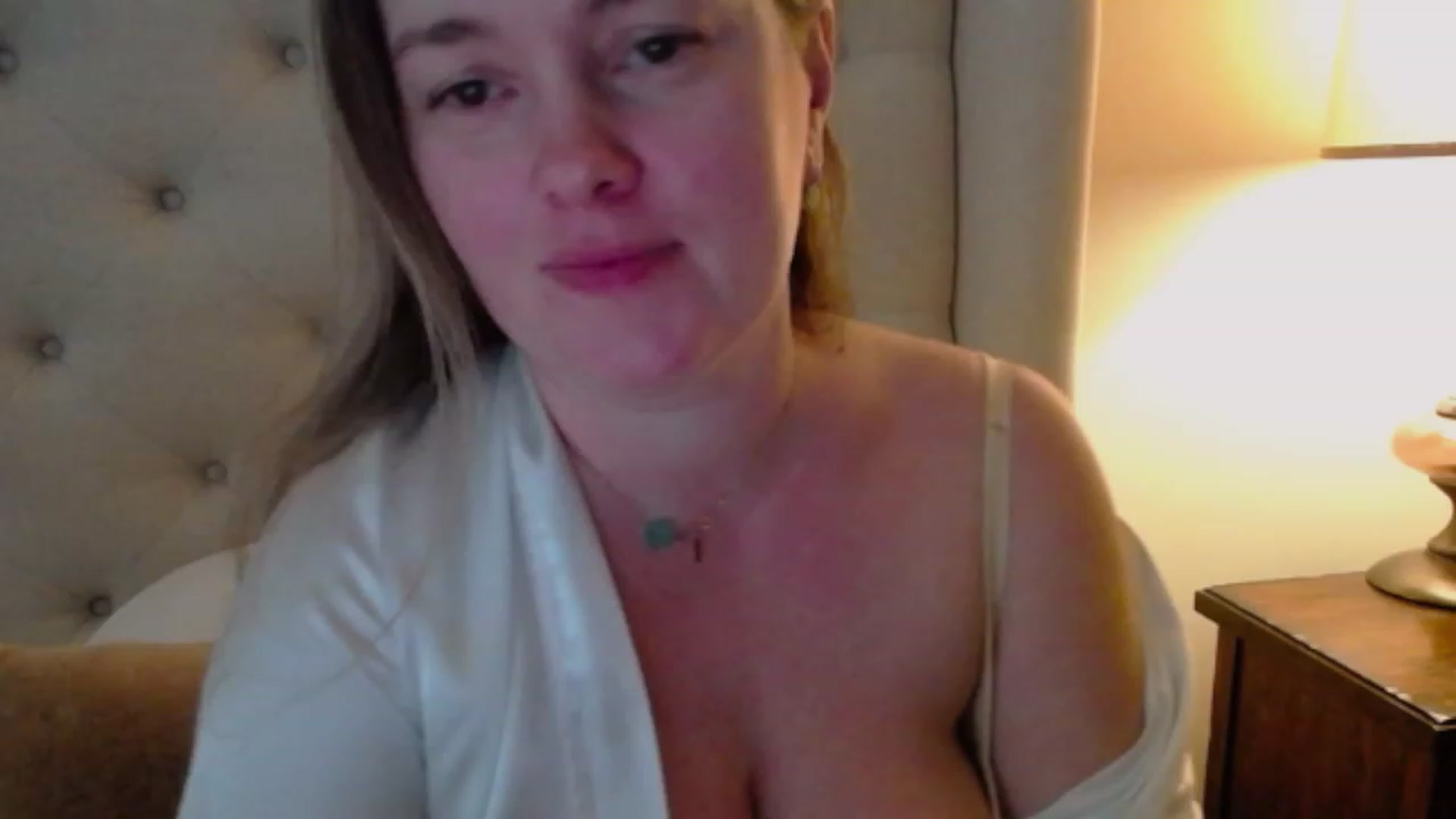 Gallery image thumbnail from J0llye's myfreecams stream on, 01/22/2024, 20:10 image 16 of 20