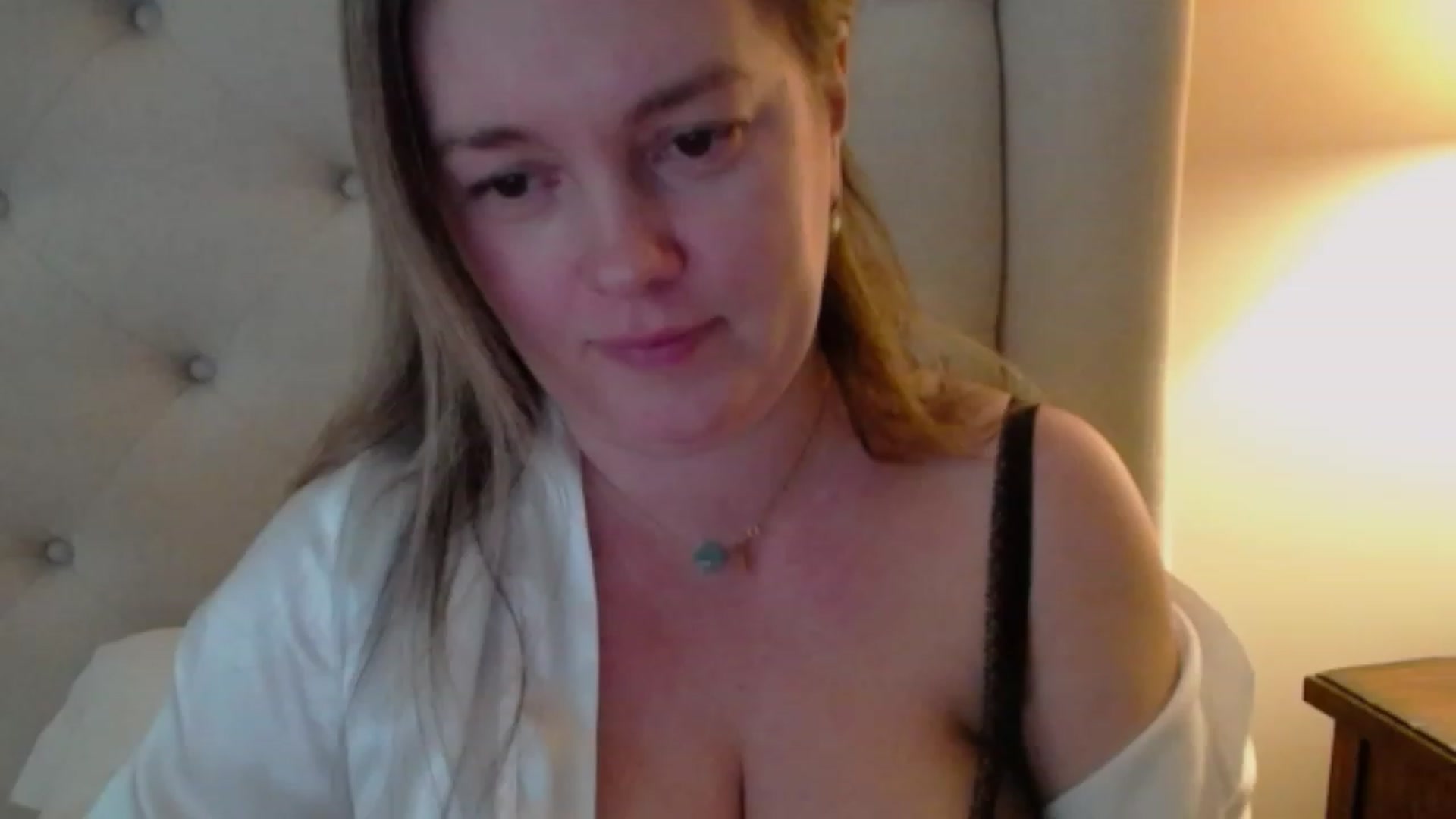 Gallery image thumbnail from J0llye's myfreecams stream on, 01/26/2024, 20:49 image 8 of 20