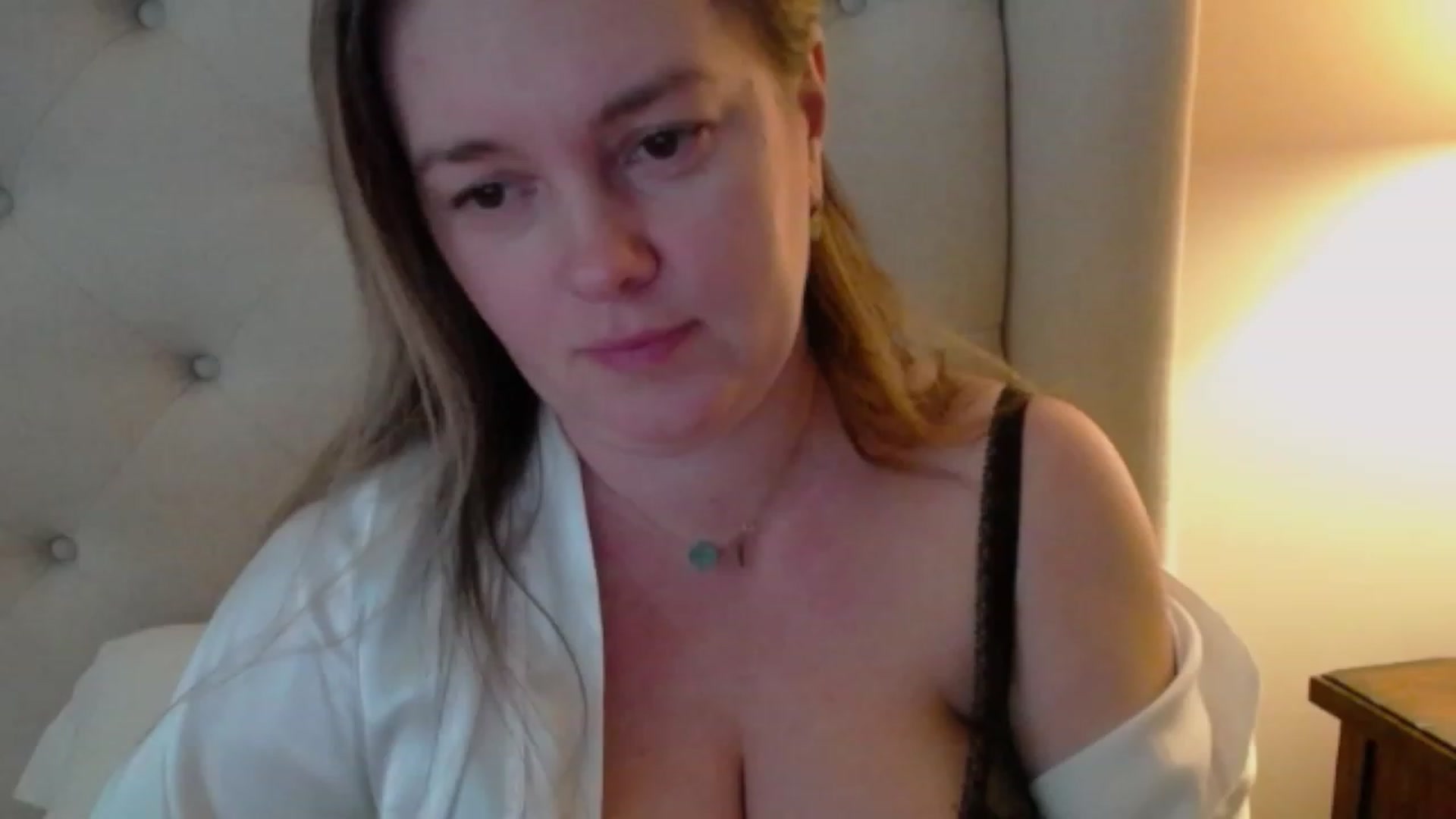 Gallery image thumbnail from J0llye's myfreecams stream on, 01/26/2024, 20:49 image 10 of 20