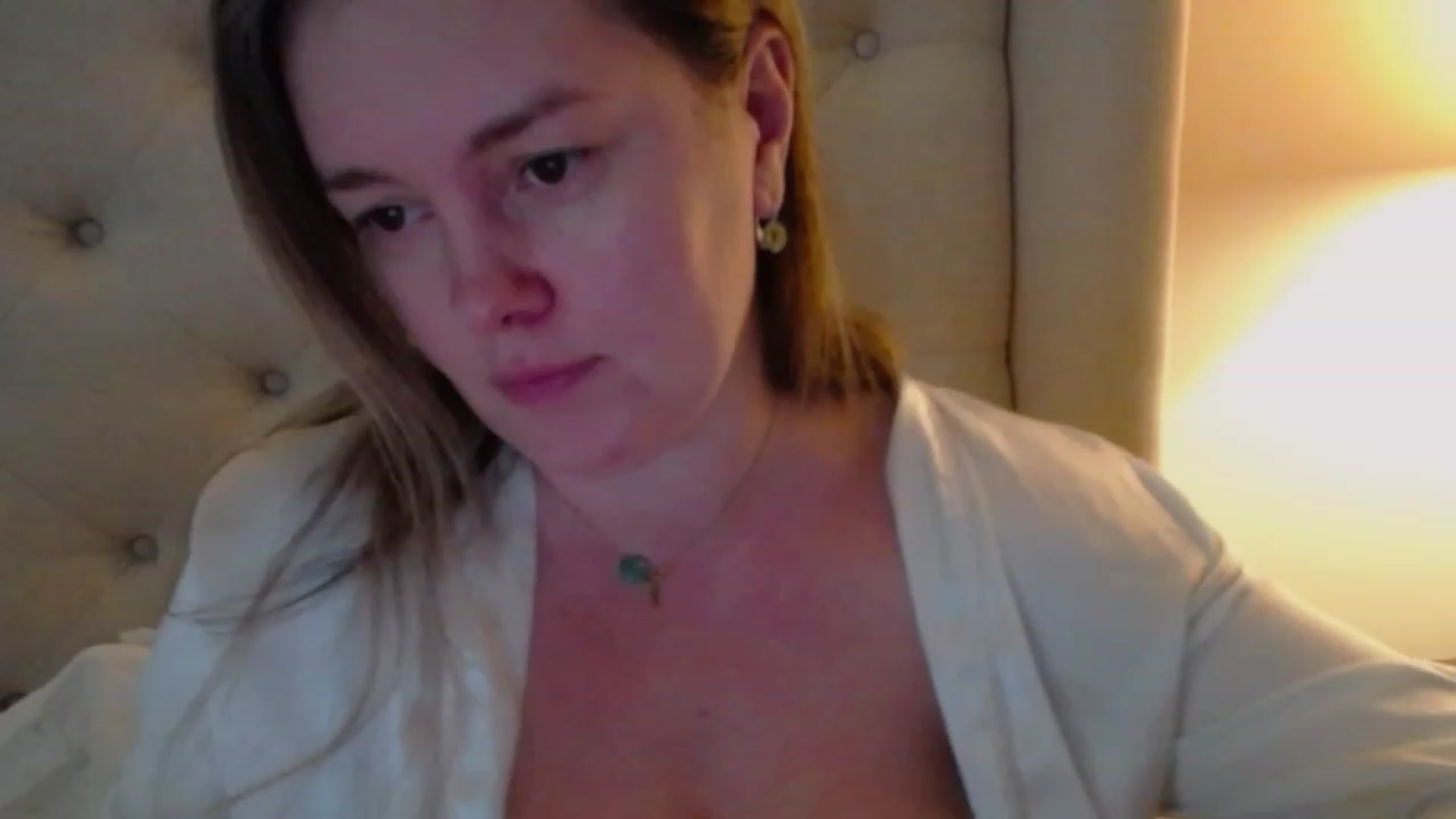 Gallery image thumbnail from J0llye's myfreecams stream on, 01/28/2024, 20:34 image 19 of 20