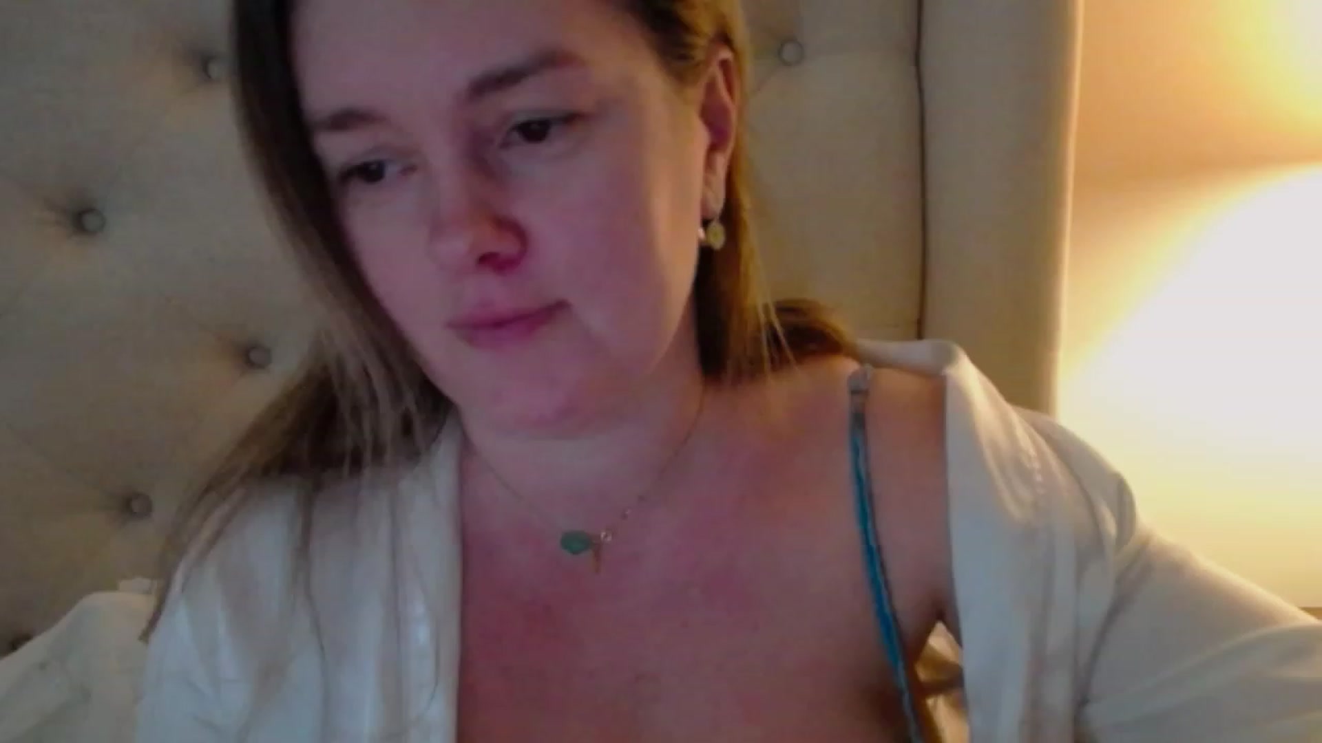 Gallery image thumbnail from J0llye's myfreecams stream on, 01/28/2024, 20:34 image 14 of 20