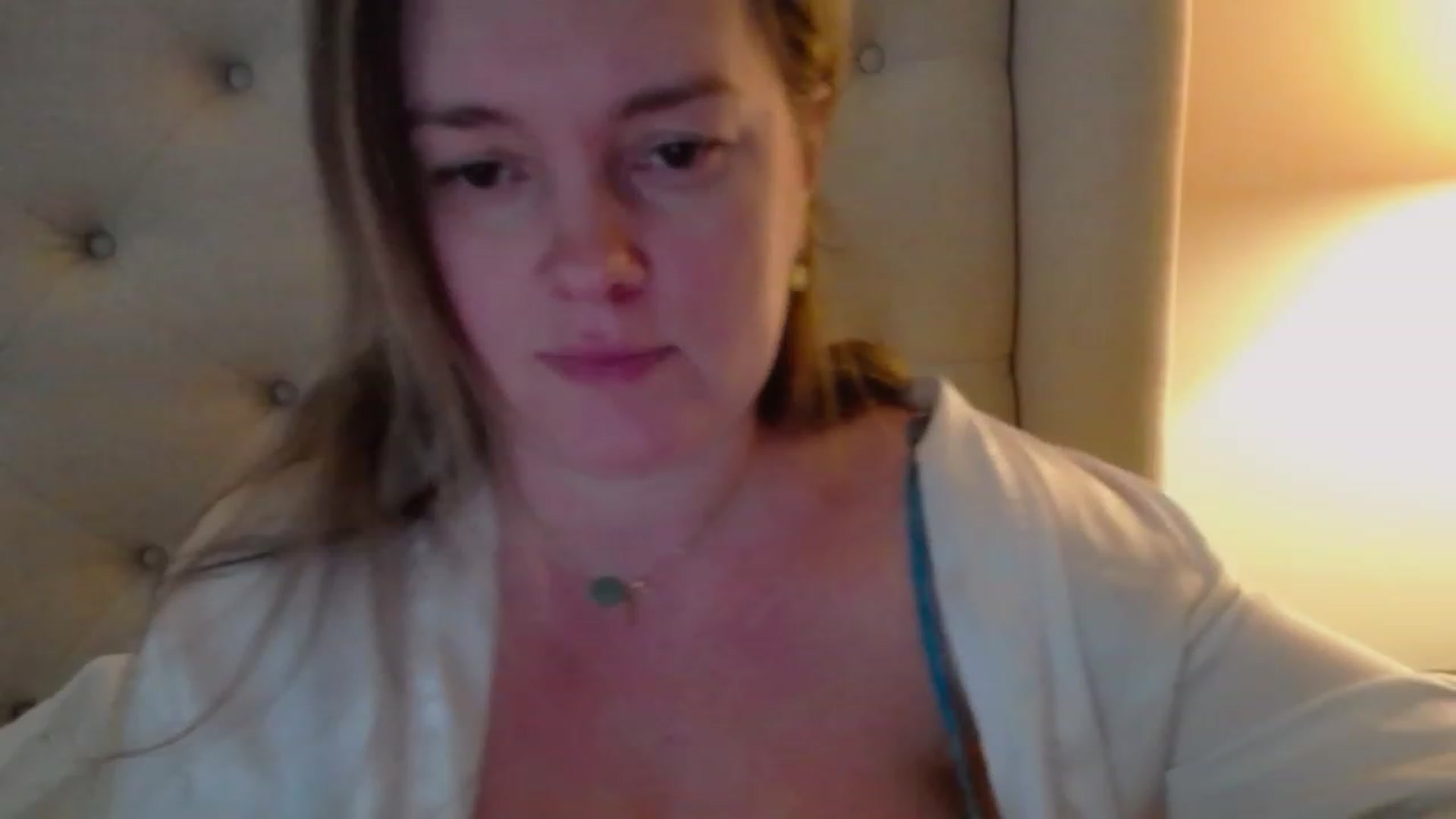 Gallery image thumbnail from J0llye's myfreecams stream on, 01/28/2024, 20:34 image 17 of 20