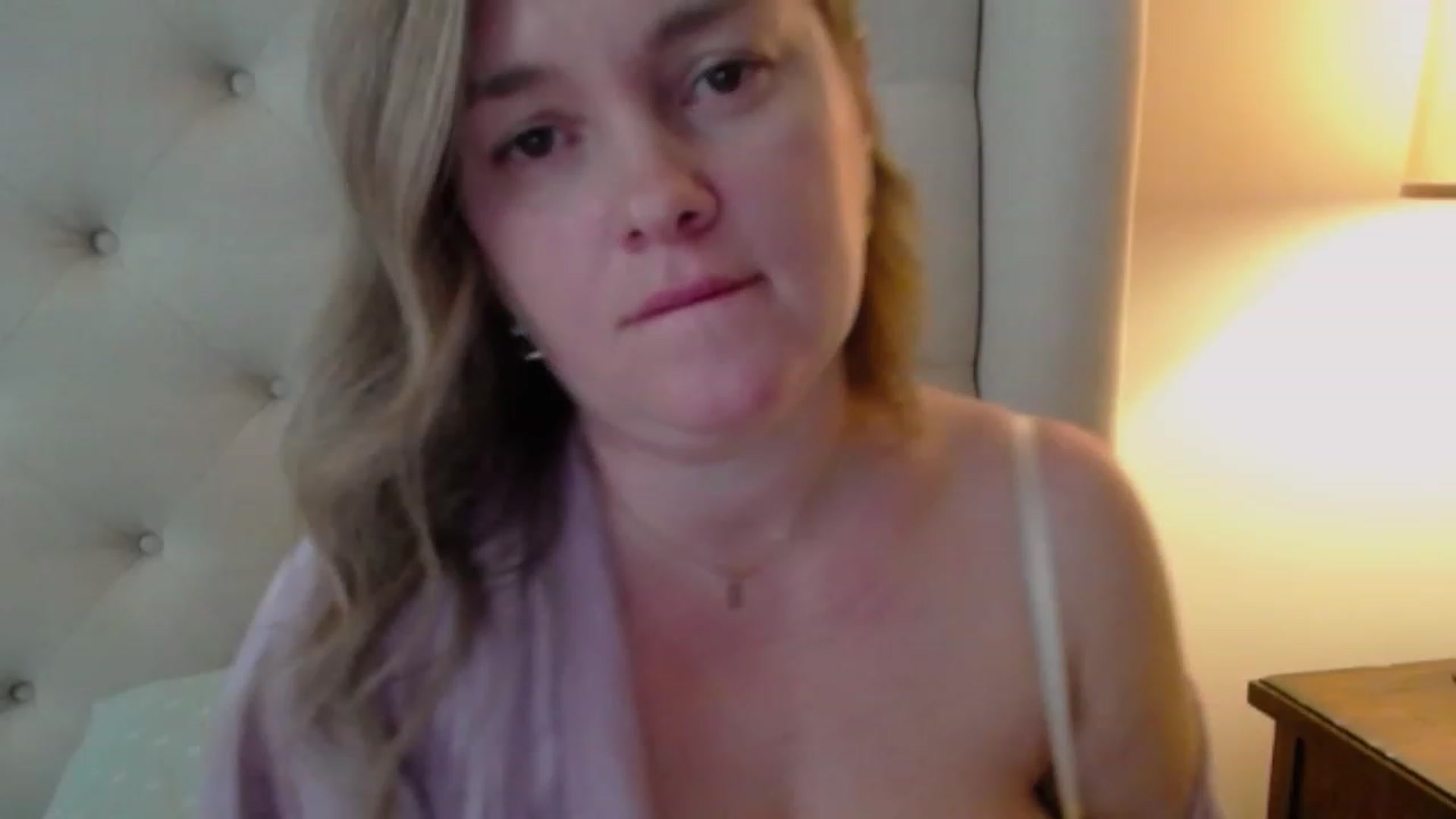 Gallery image thumbnail from J0llye's myfreecams stream on, 01/31/2024, 20:16 image 14 of 20