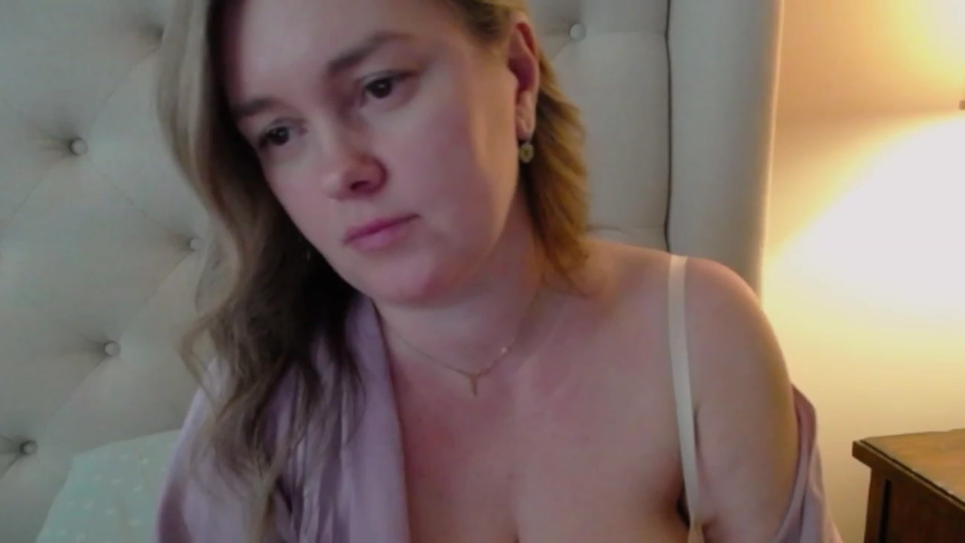 Gallery image thumbnail from J0llye's myfreecams stream on, 01/31/2024, 20:16 image 16 of 20