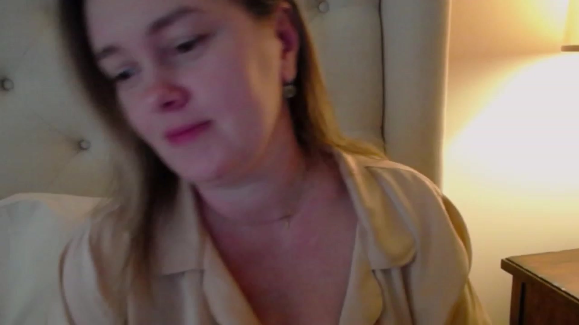 Gallery image thumbnail from J0llye's myfreecams stream on, 02/06/2024, 20:33 image 9 of 20