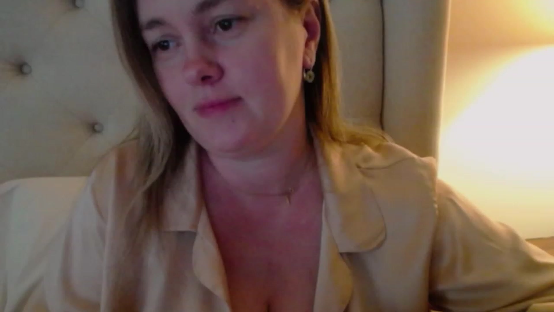 Gallery image thumbnail from J0llye's myfreecams stream on, 02/06/2024, 20:54 image 17 of 20