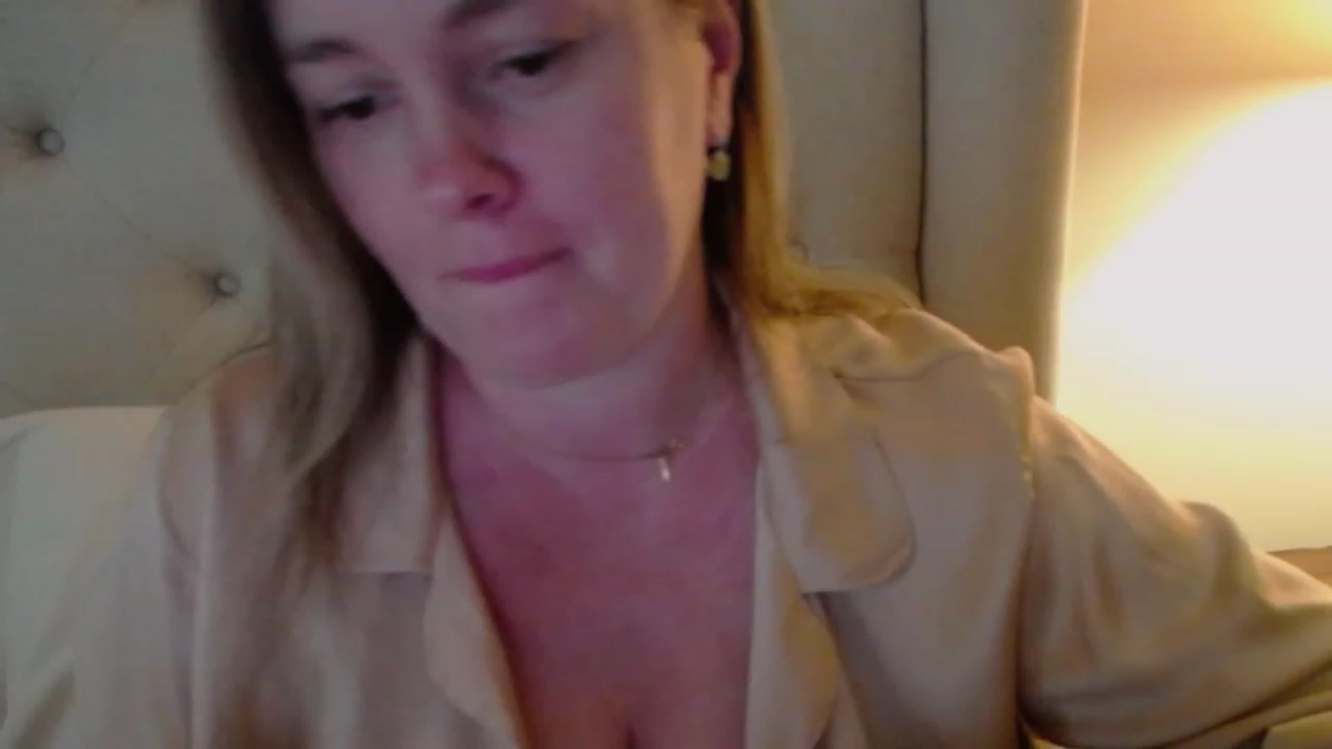 Gallery image thumbnail from J0llye's myfreecams stream on, 02/06/2024, 20:54 image 16 of 20