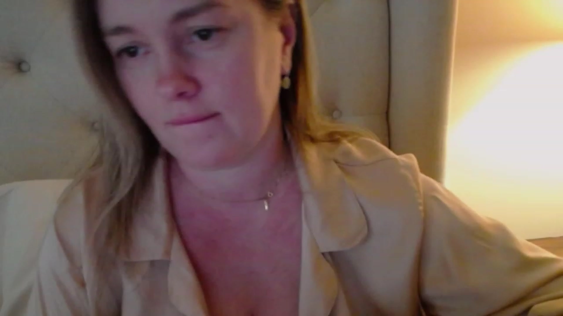 Gallery image thumbnail from J0llye's myfreecams stream on, 02/06/2024, 20:54 image 19 of 20