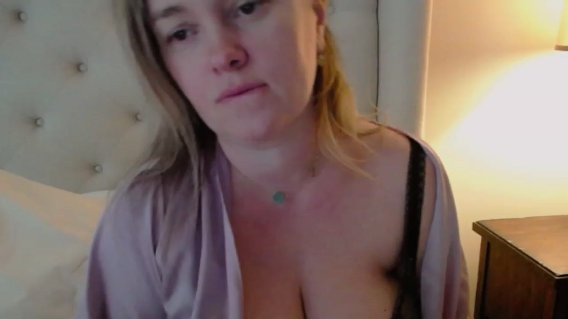 Gallery image thumbnail from J0llye's myfreecams stream on, 02/07/2024, 18:00 image 4 of 20