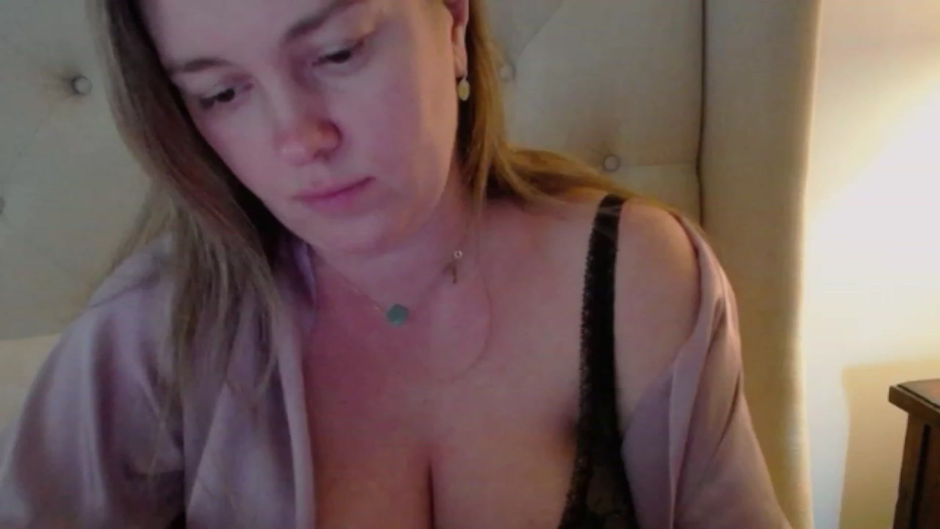 Gallery image thumbnail from J0llye's myfreecams stream on, 02/07/2024, 20:30 image 15 of 20