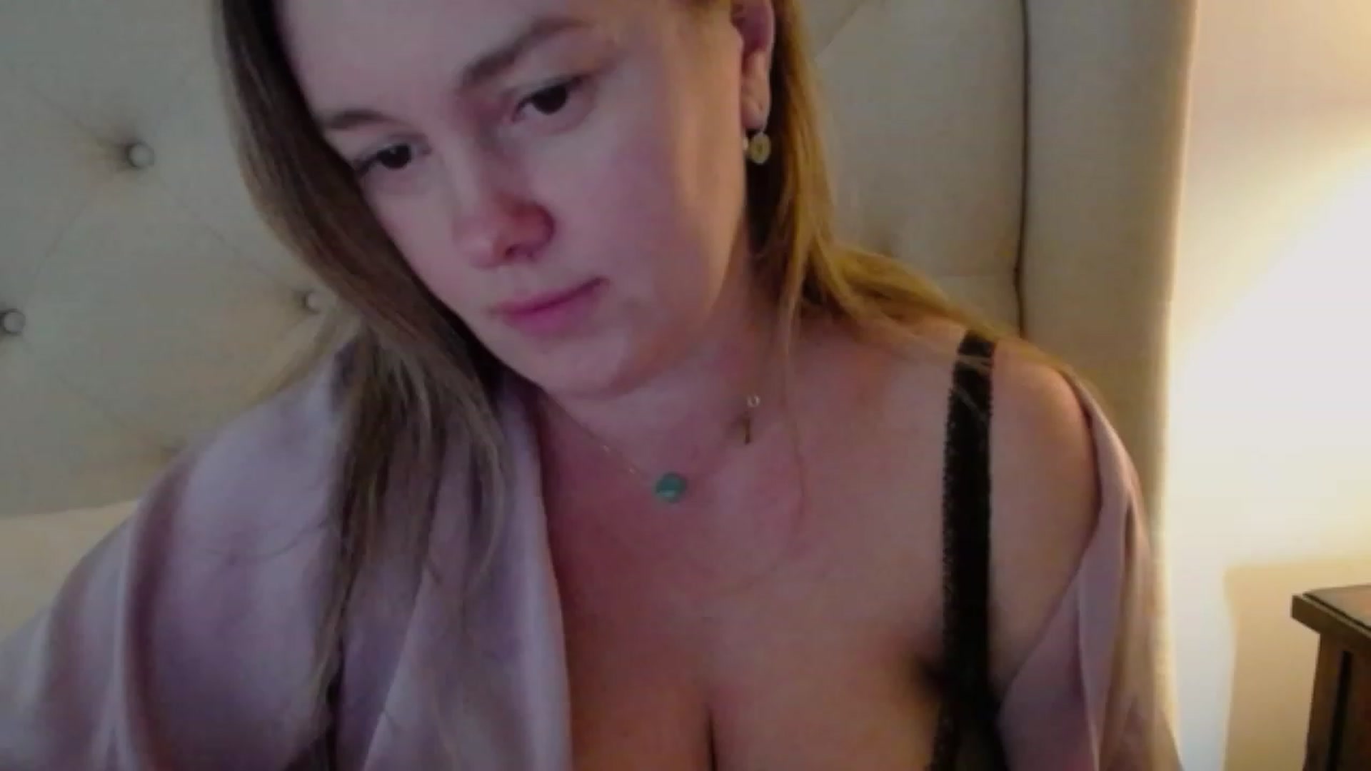 Gallery image thumbnail from J0llye's myfreecams stream on, 02/07/2024, 20:30 image 16 of 20