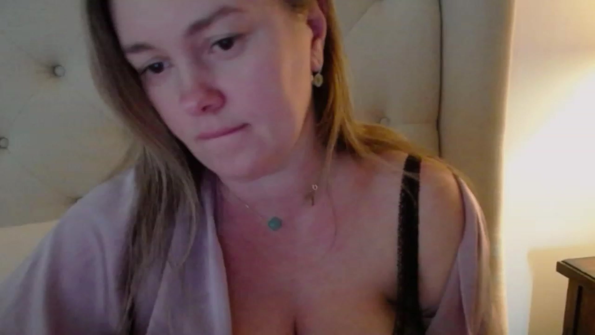 Gallery image thumbnail from J0llye's myfreecams stream on, 02/07/2024, 20:30 image 17 of 20