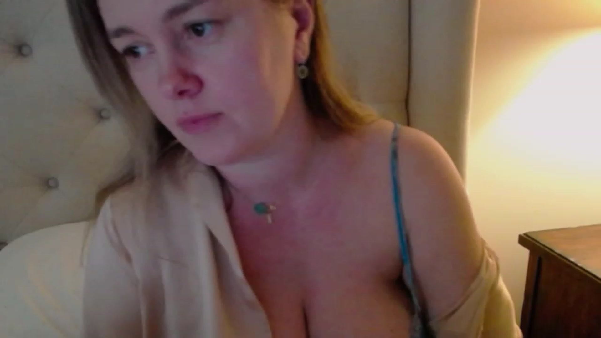 Gallery image thumbnail from J0llye's myfreecams stream on, 02/08/2024, 20:09 image 12 of 20