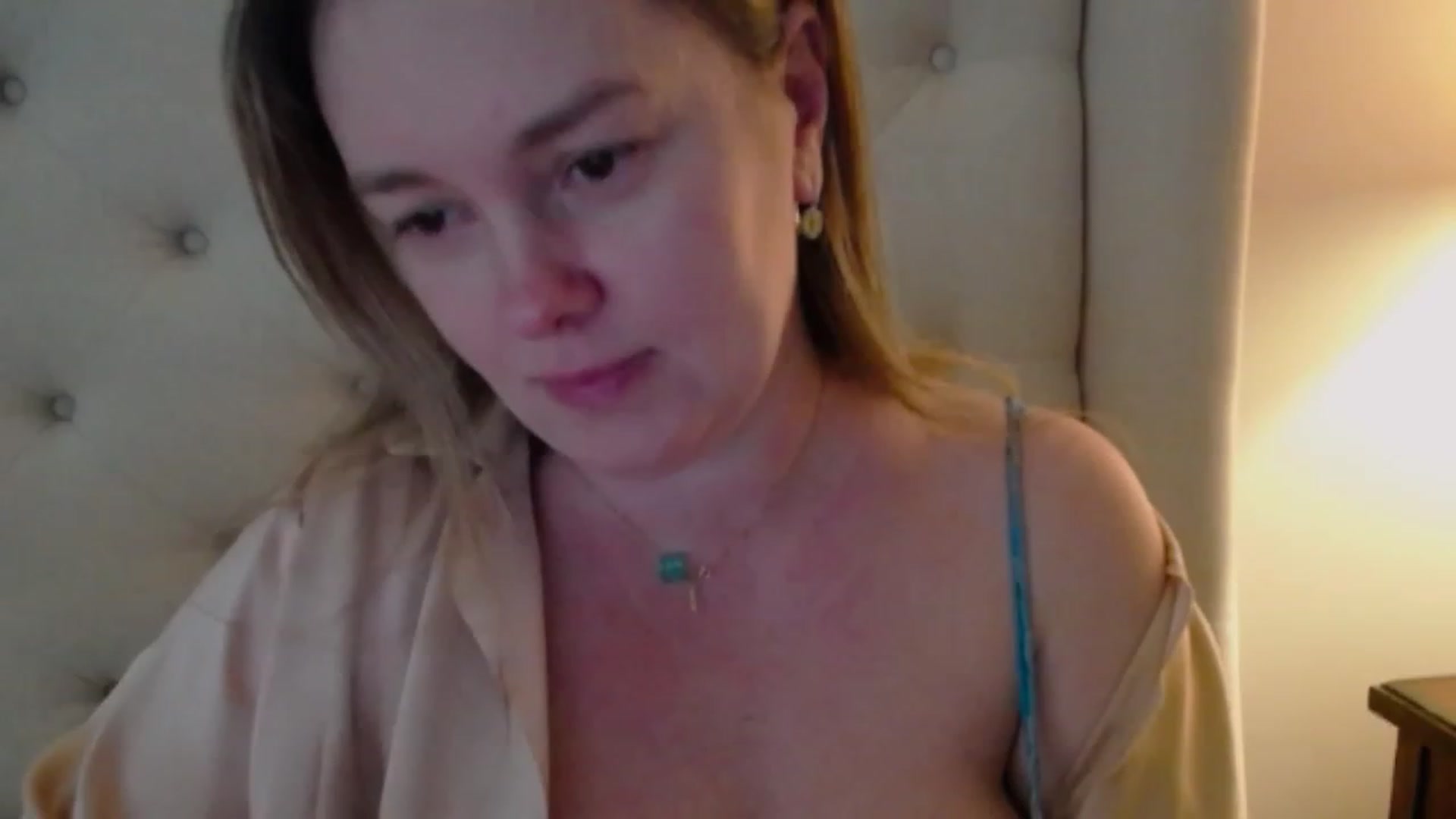 Gallery image thumbnail from J0llye's myfreecams stream on, 02/08/2024, 20:09 image 2 of 20