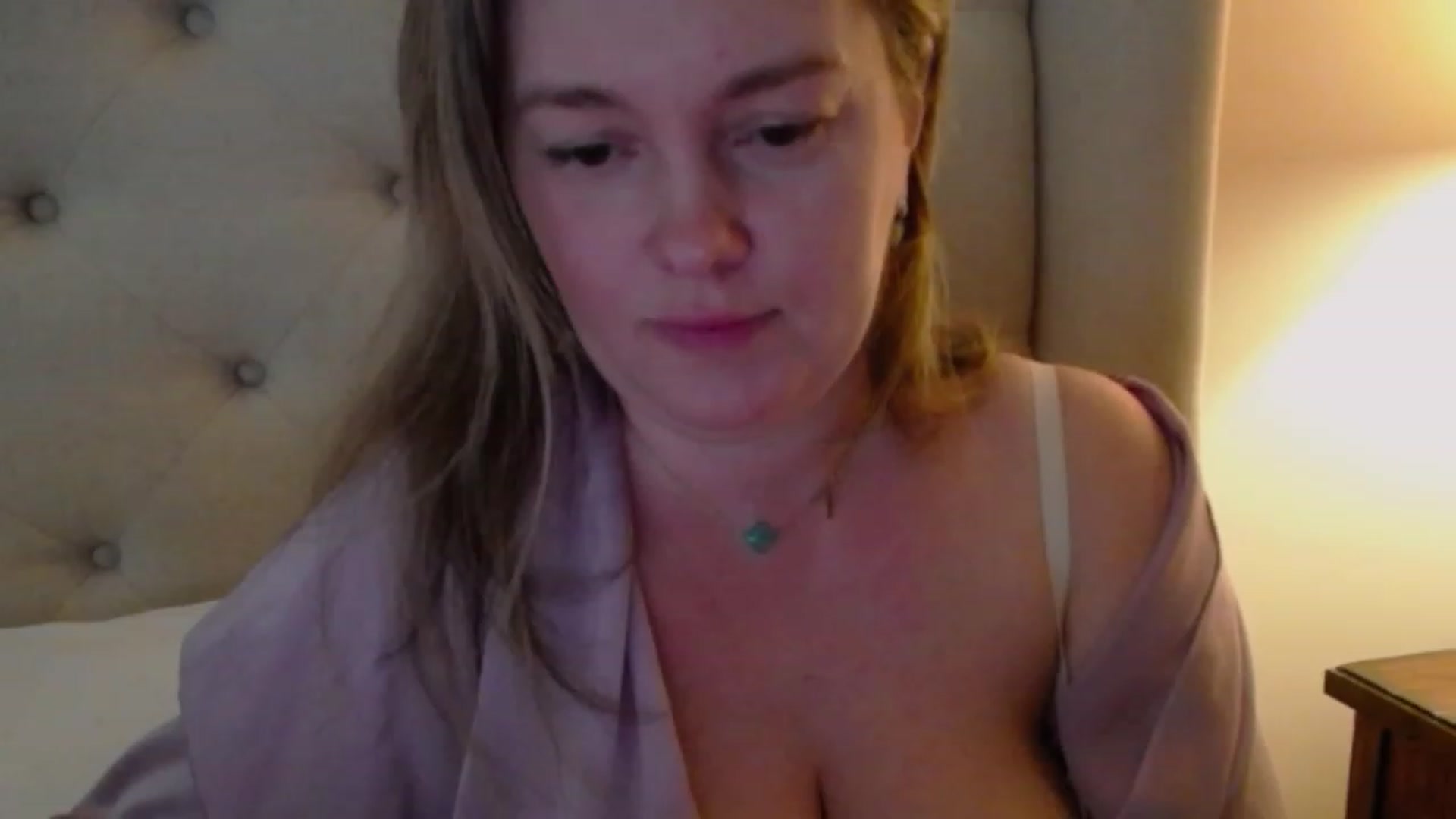 Gallery image thumbnail from J0llye's myfreecams stream on, 02/09/2024, 20:44 image 16 of 20