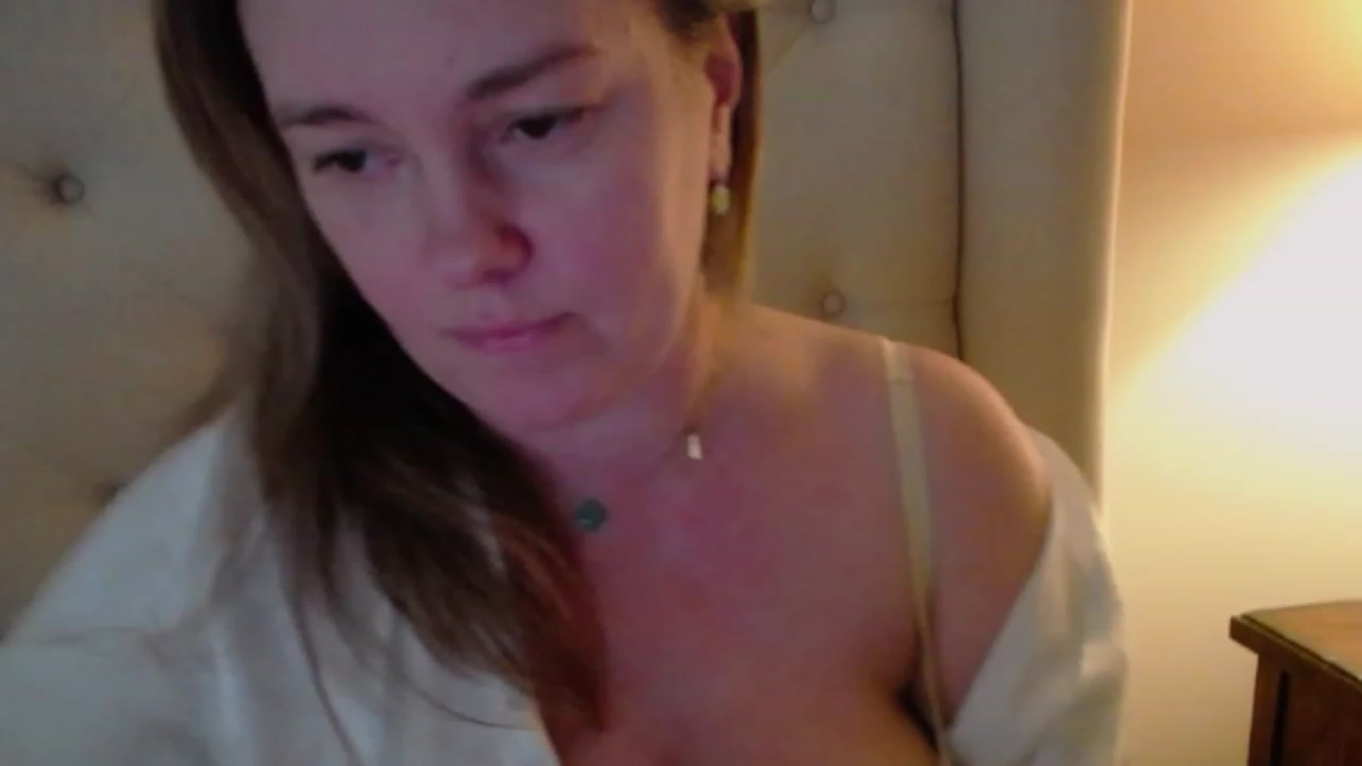 Gallery image thumbnail from J0llye's myfreecams stream on, 02/11/2024, 21:09 image 19 of 20