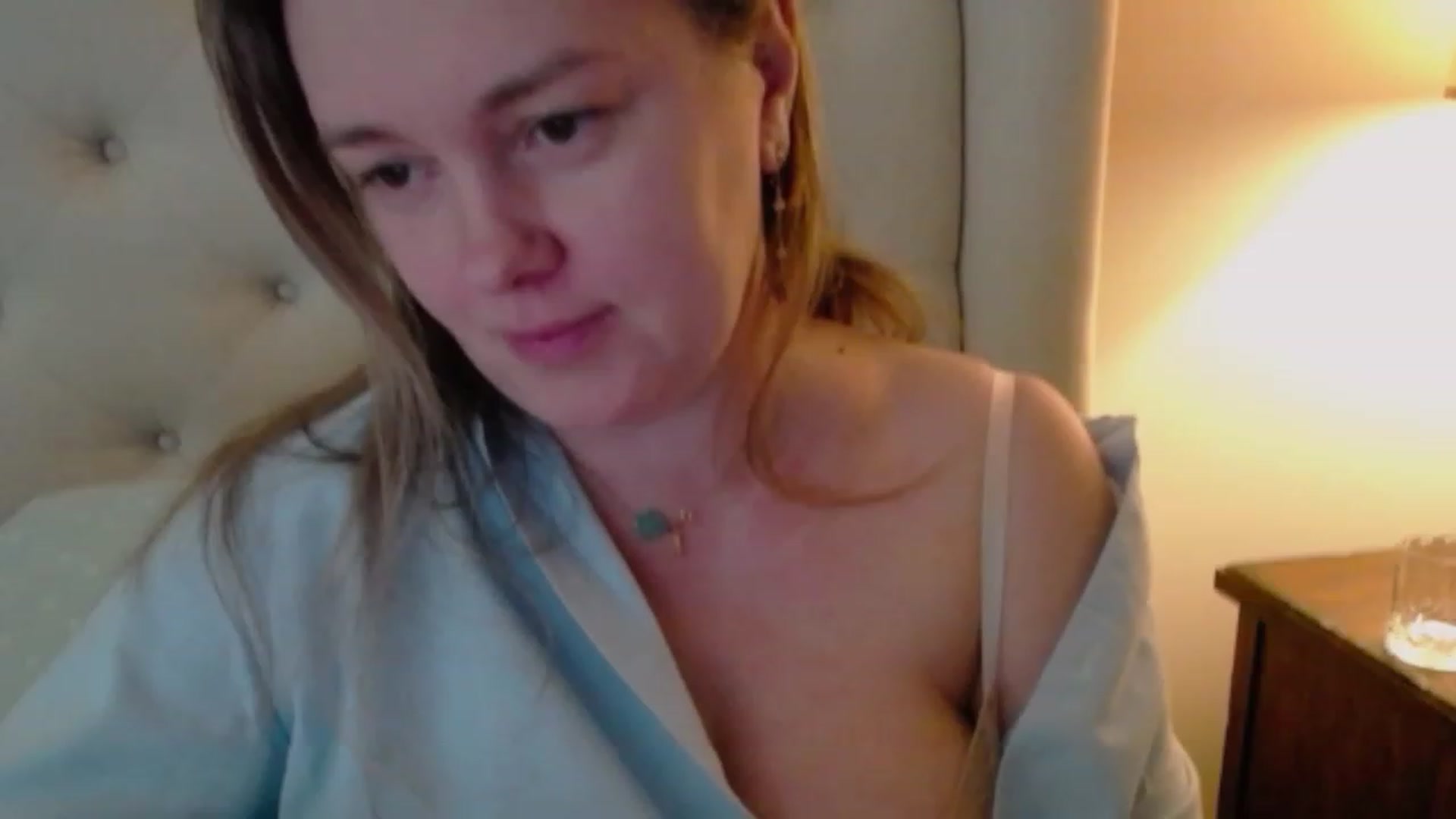 Gallery image thumbnail from J0llye's myfreecams stream on, 02/13/2024, 17:37 image 14 of 20