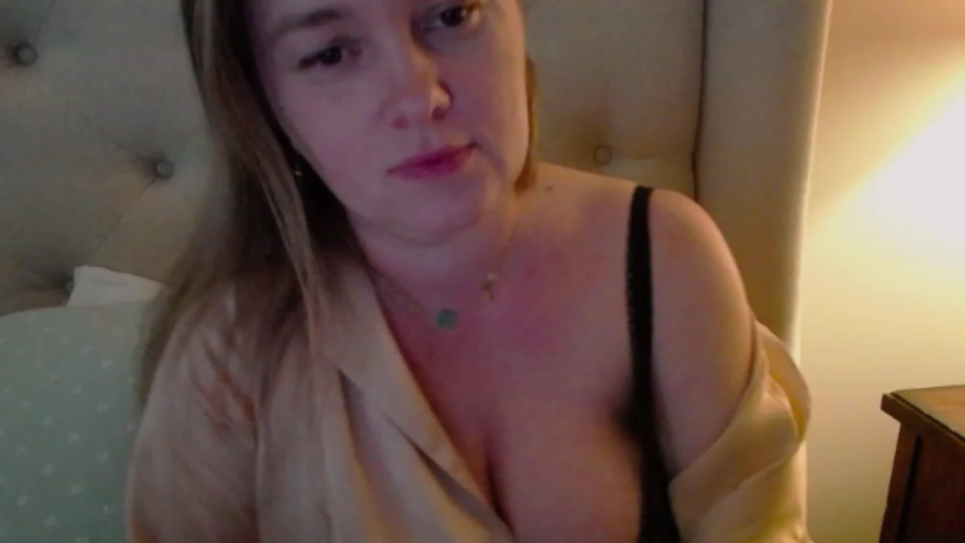 Gallery image thumbnail from J0llye's myfreecams stream on, 02/14/2024, 20:44 image 14 of 20