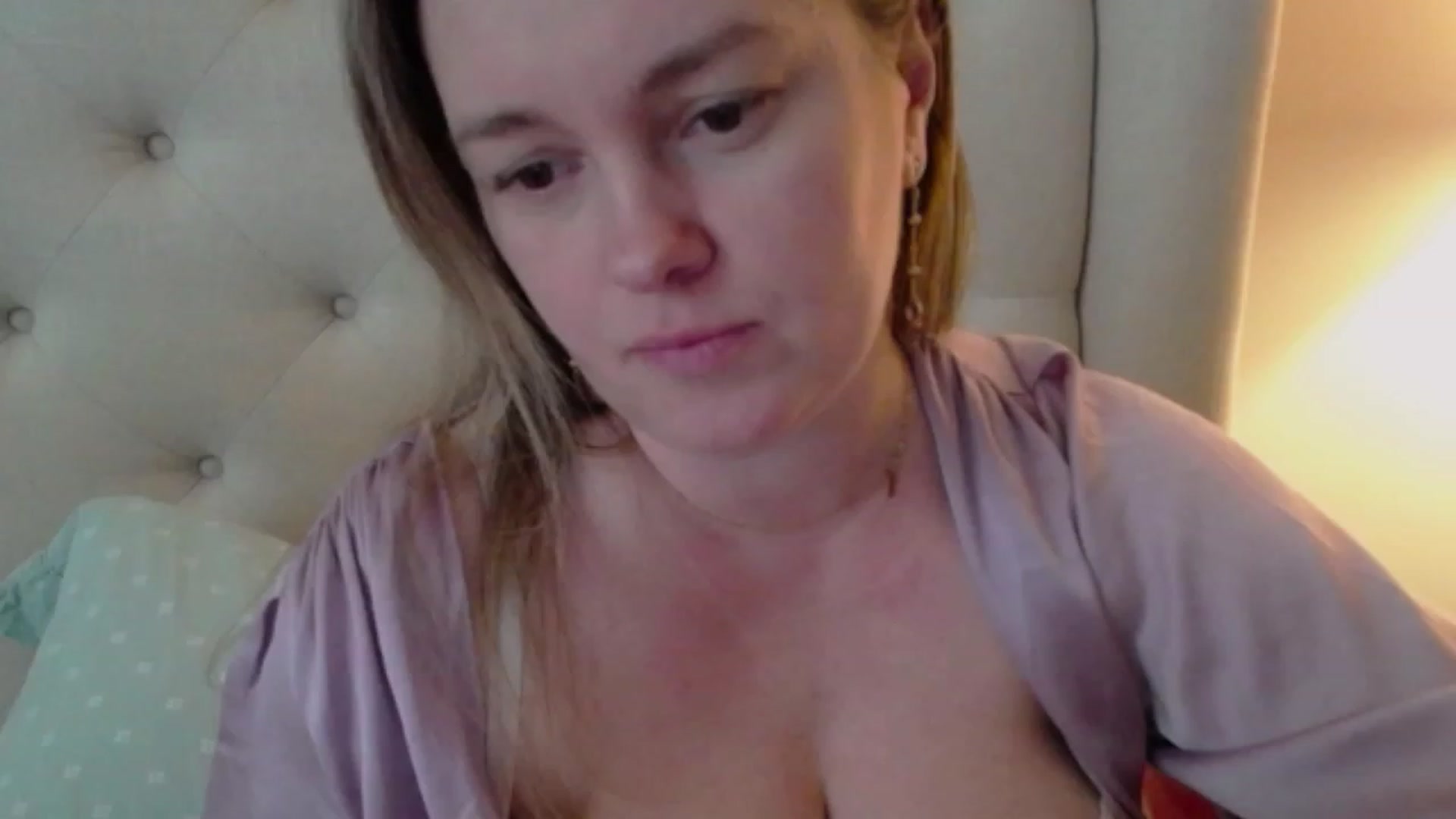 Gallery image thumbnail from J0llye's myfreecams stream on, 02/15/2024, 20:37 image 12 of 20
