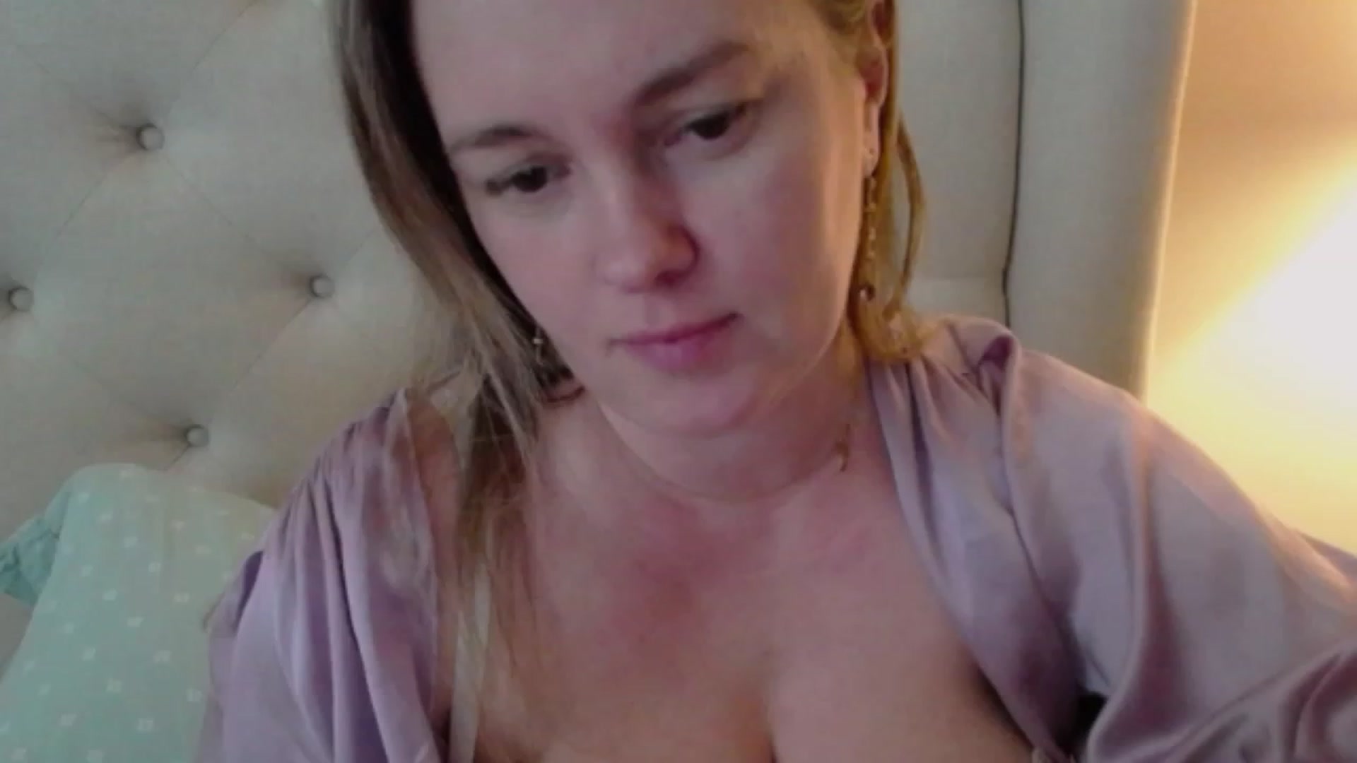 Gallery image thumbnail from J0llye's myfreecams stream on, 02/15/2024, 20:37 image 8 of 20