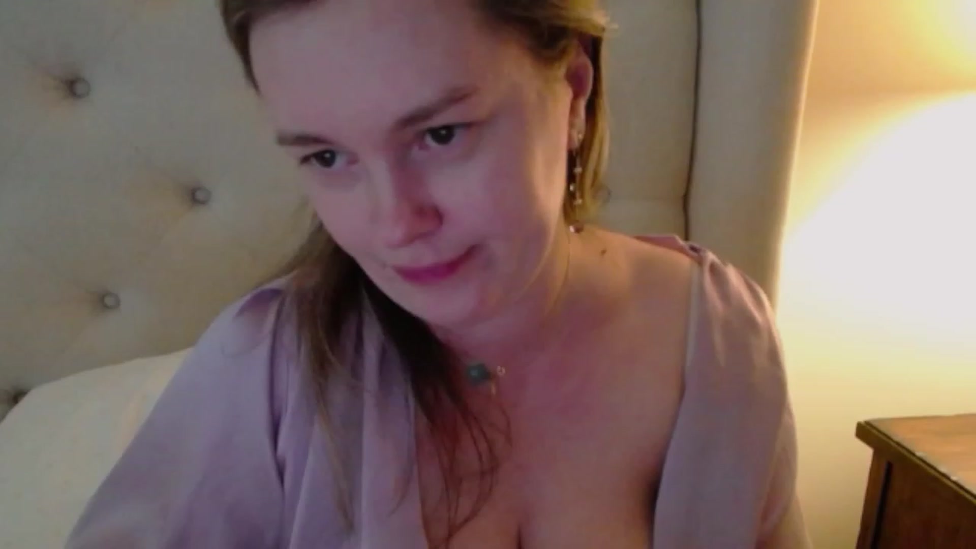 Gallery image thumbnail from J0llye's myfreecams stream on, 02/21/2024, 20:25 image 13 of 20