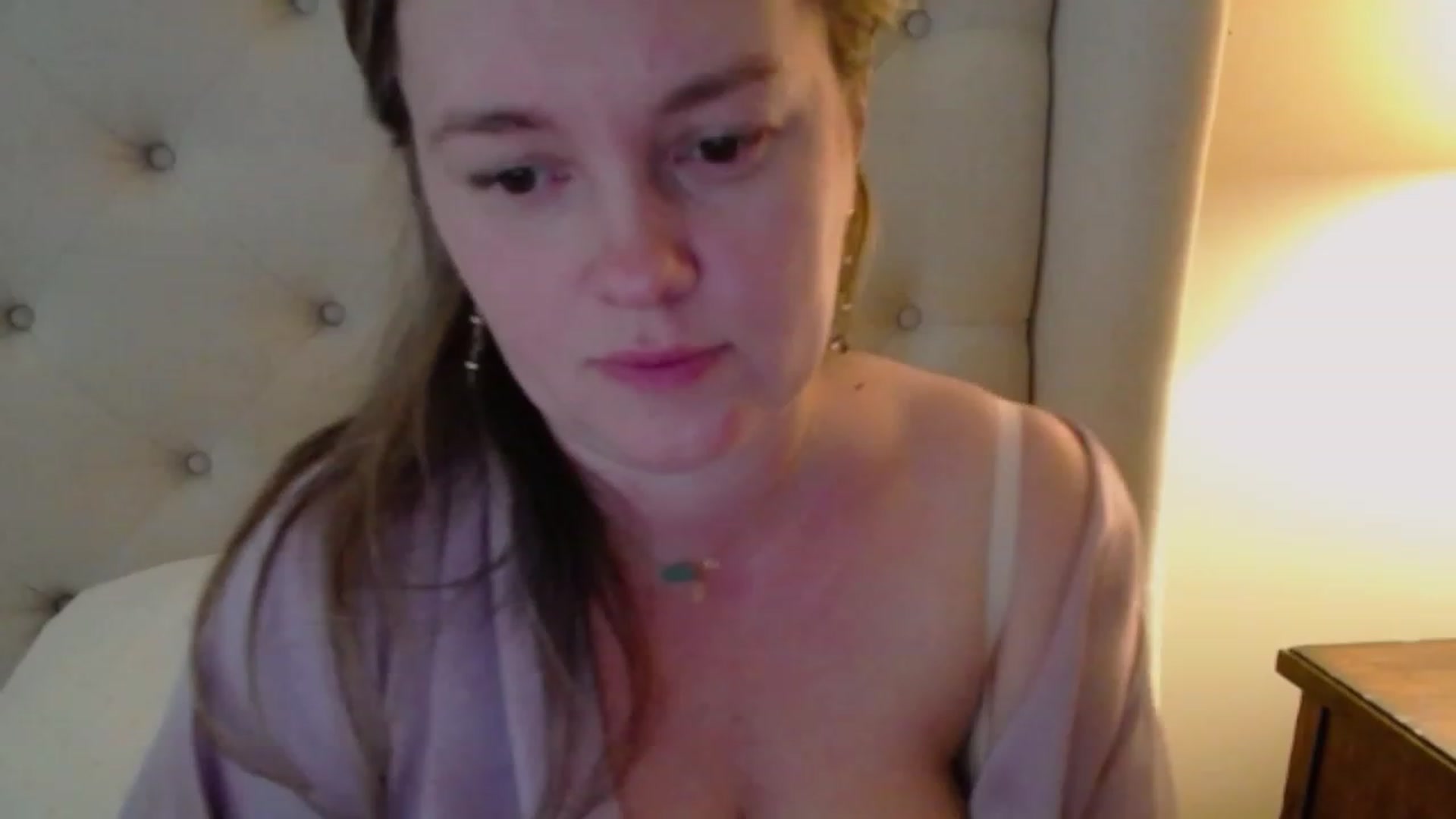 Gallery image thumbnail from J0llye's myfreecams stream on, 02/21/2024, 20:25 image 4 of 20