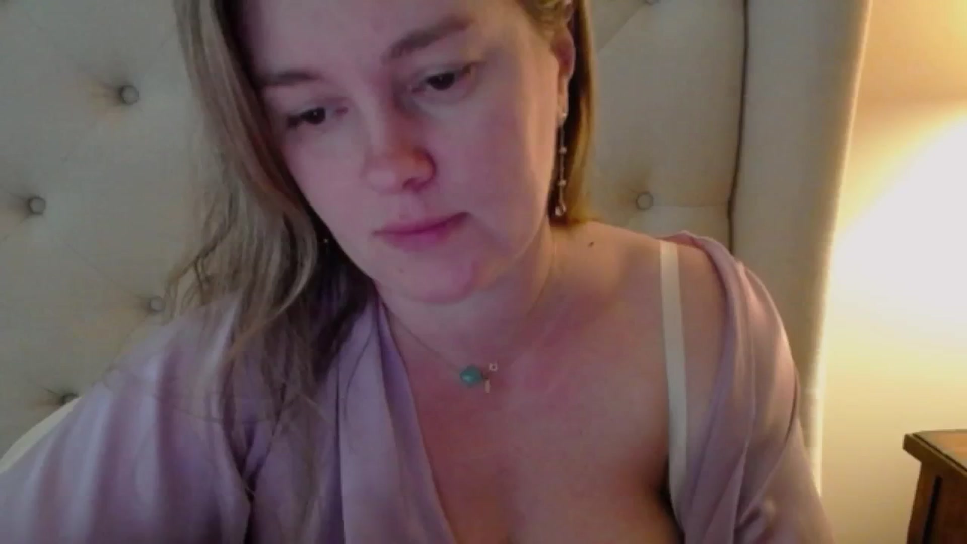 Gallery image thumbnail from J0llye's myfreecams stream on, 02/22/2024, 19:40 image 17 of 20