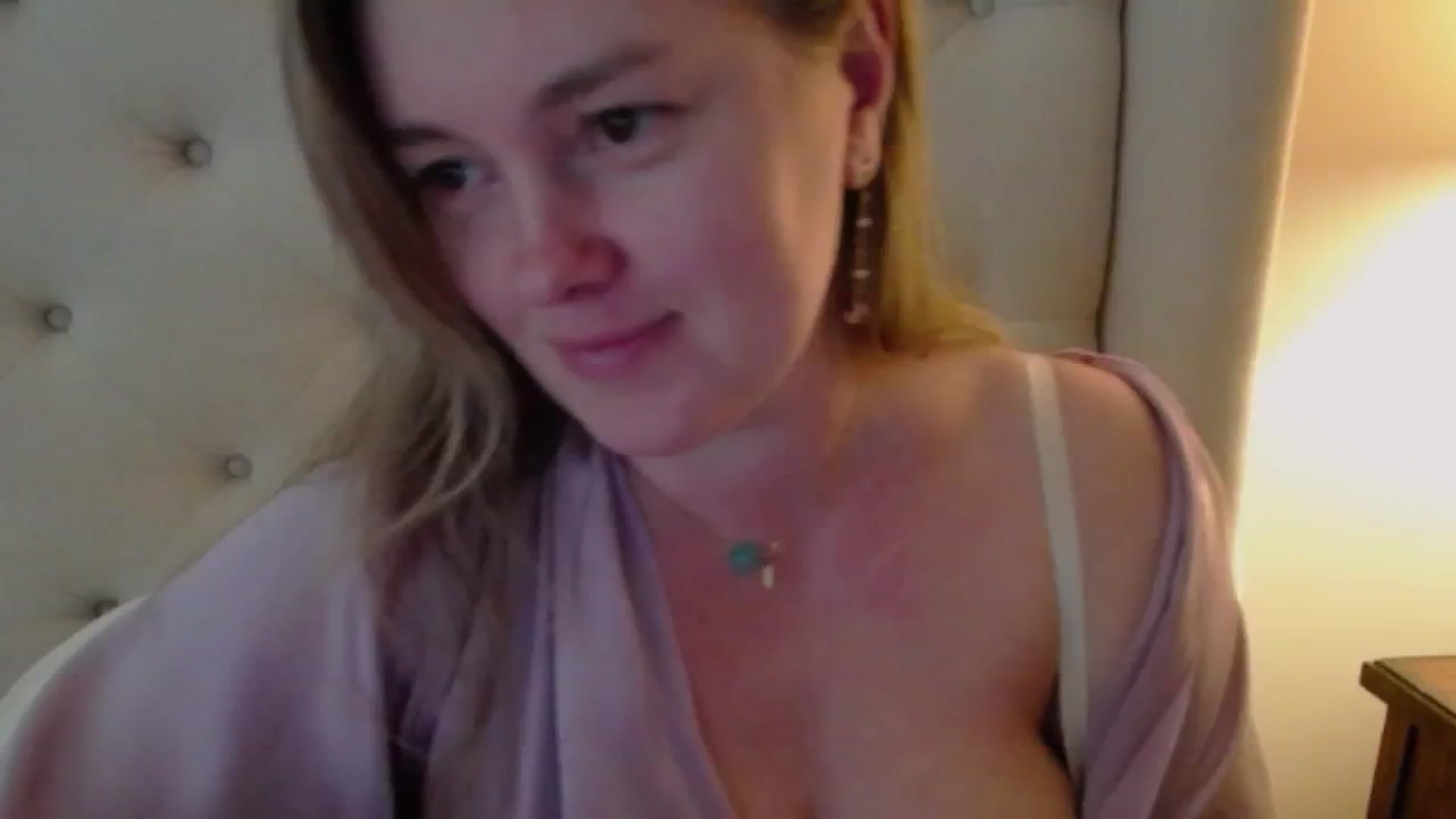 Gallery image thumbnail from J0llye's myfreecams stream on, 02/22/2024, 19:40 image 14 of 20