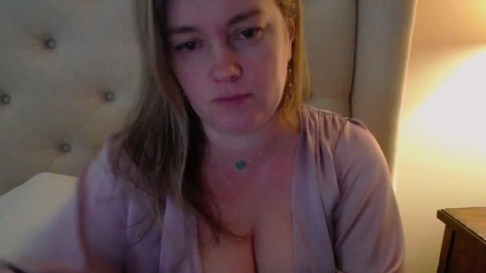 Gallery image thumbnail from J0llye's myfreecams stream on, 02/23/2024, 17:57 image 8 of 20
