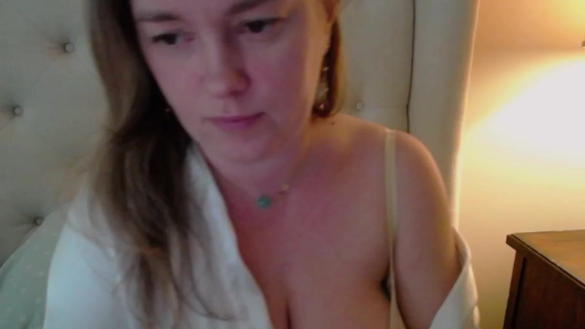 Gallery image thumbnail from J0llye's myfreecams stream on, 02/28/2024, 17:33 image 12 of 20