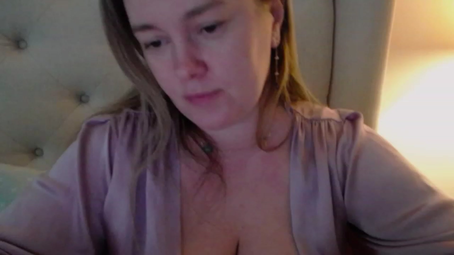 Gallery image thumbnail from J0llye's myfreecams stream on, 02/29/2024, 17:49 image 19 of 20