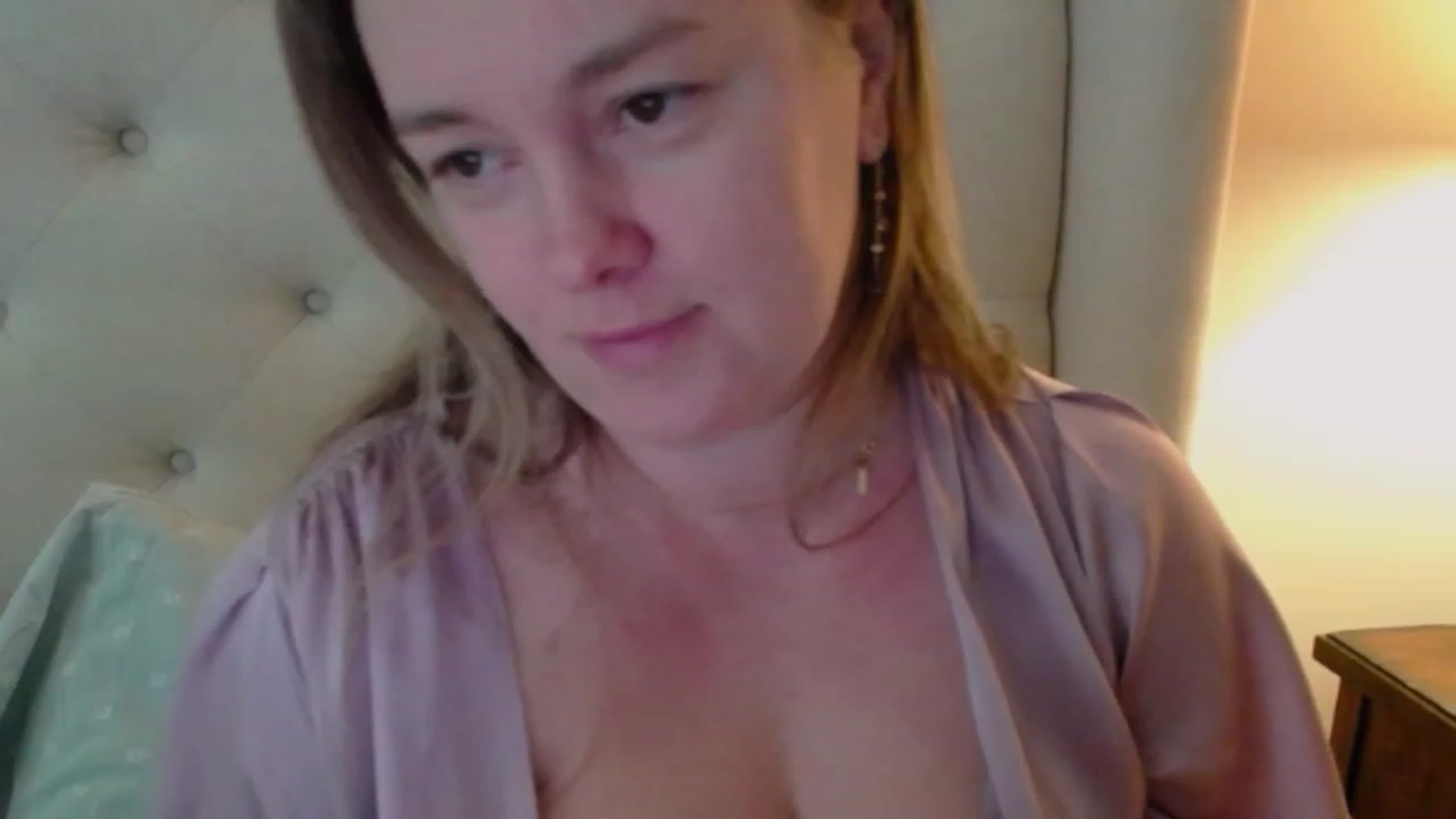 Gallery image thumbnail from J0llye's myfreecams stream on, 02/29/2024, 17:49 image 9 of 20