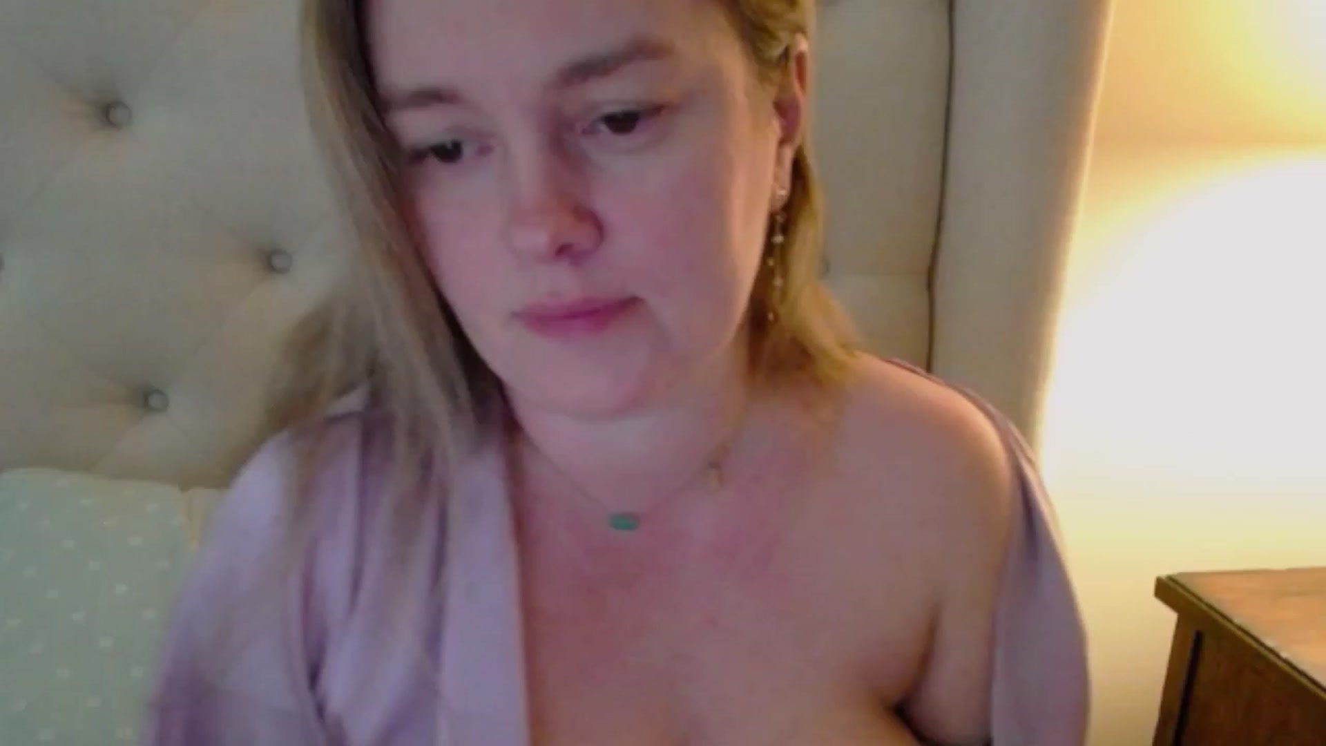 Gallery image thumbnail from J0llye's myfreecams stream on, 03/01/2024, 20:41 image 17 of 20