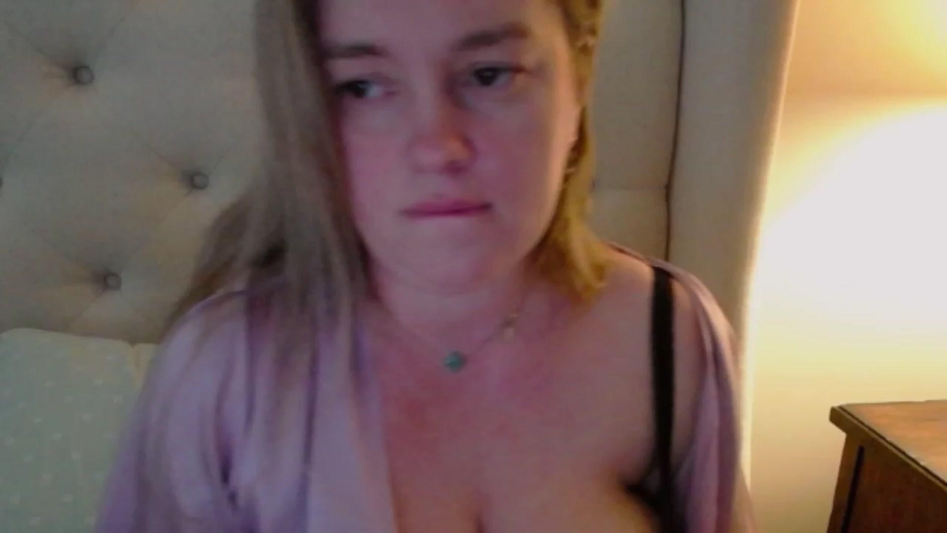 Gallery image thumbnail from J0llye's myfreecams stream on, 03/01/2024, 20:41 image 20 of 20