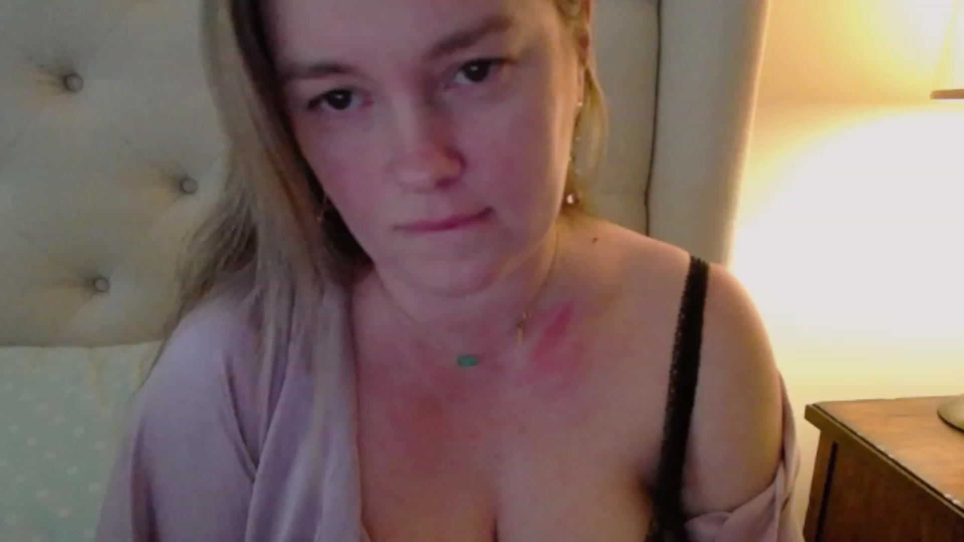 Gallery image thumbnail from J0llye's myfreecams stream on, 03/01/2024, 21:23 image 4 of 20