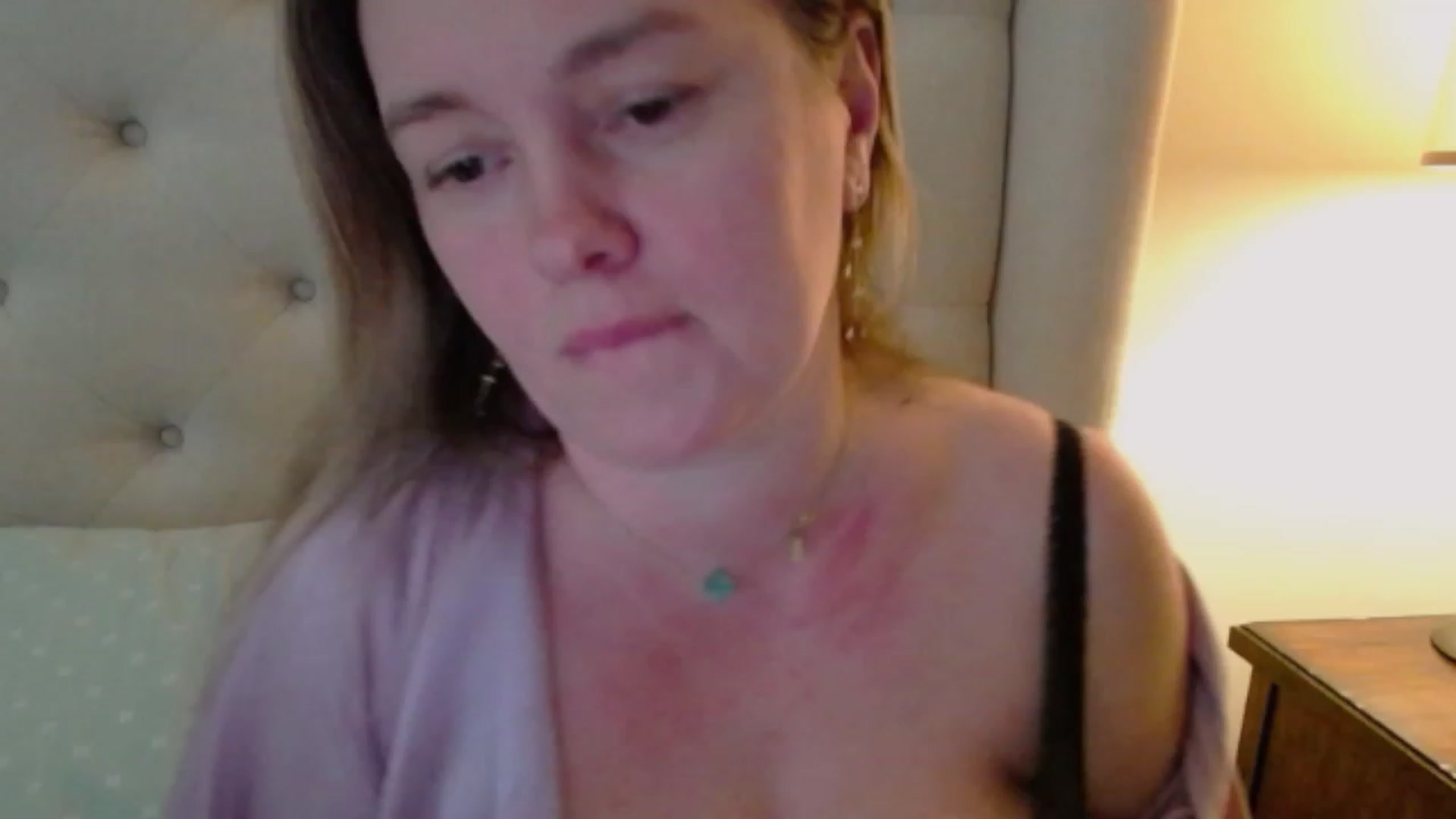 Gallery image thumbnail from J0llye's myfreecams stream on, 03/01/2024, 21:23 image 13 of 20