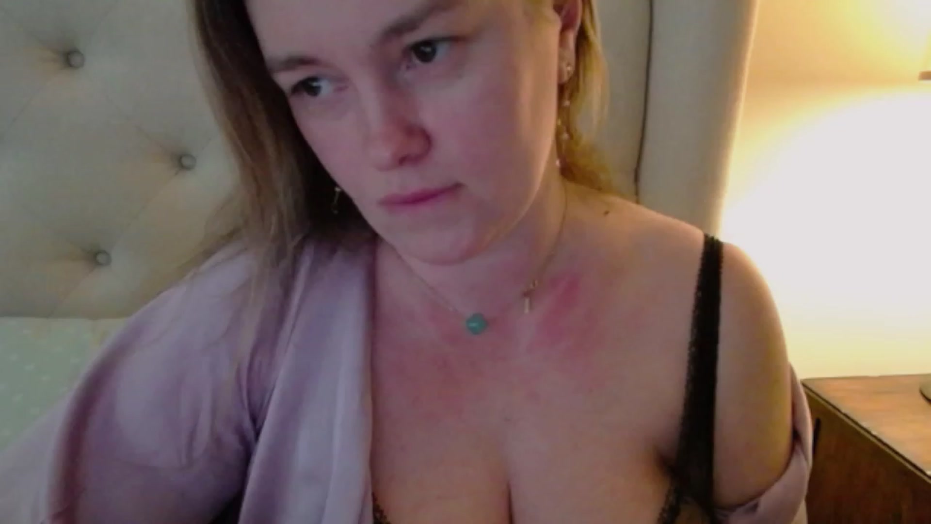 Gallery image thumbnail from J0llye's myfreecams stream on, 03/01/2024, 21:23 image 14 of 20