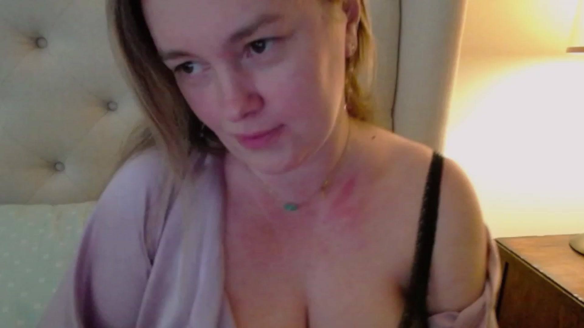 Gallery image thumbnail from J0llye's myfreecams stream on, 03/01/2024, 21:23 image 5 of 20