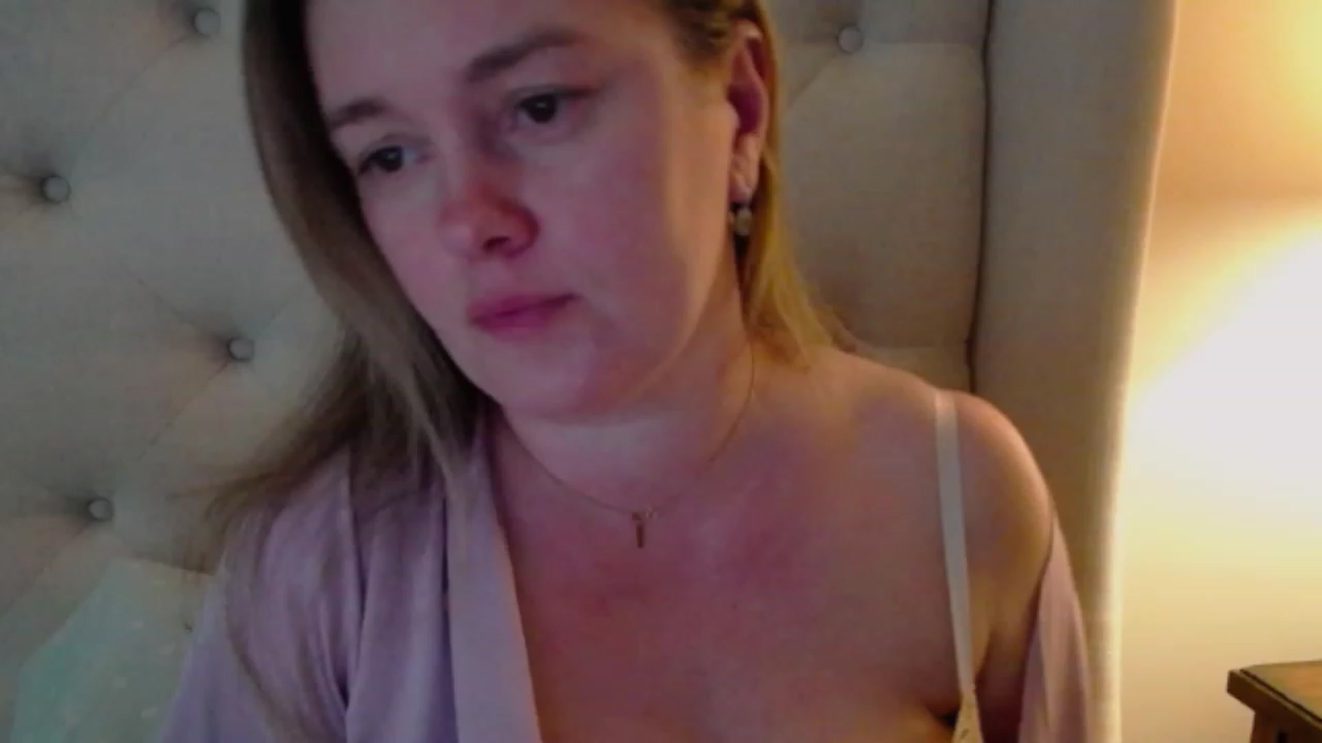 Gallery image thumbnail from J0llye's myfreecams stream on, 03/04/2024, 20:14 image 10 of 20