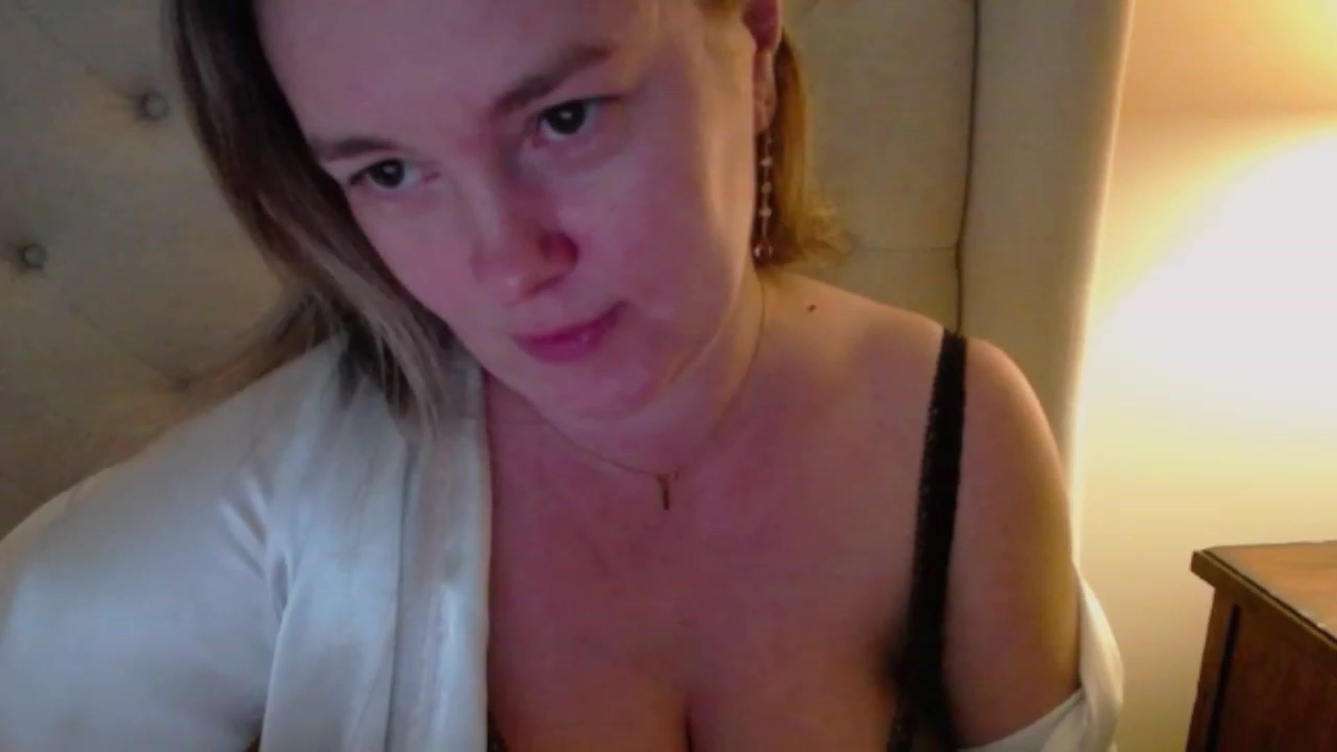 Gallery image thumbnail from J0llye's myfreecams stream on, 03/05/2024, 17:43 image 7 of 20