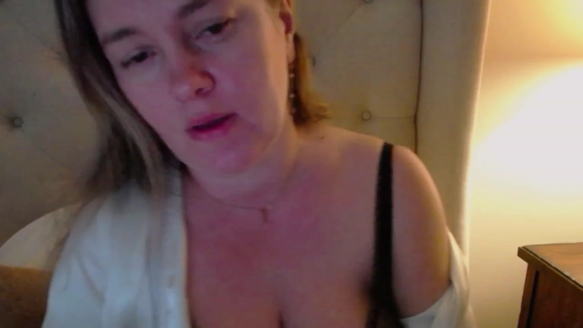 Gallery image thumbnail from J0llye's myfreecams stream on, 03/05/2024, 17:43 image 11 of 20