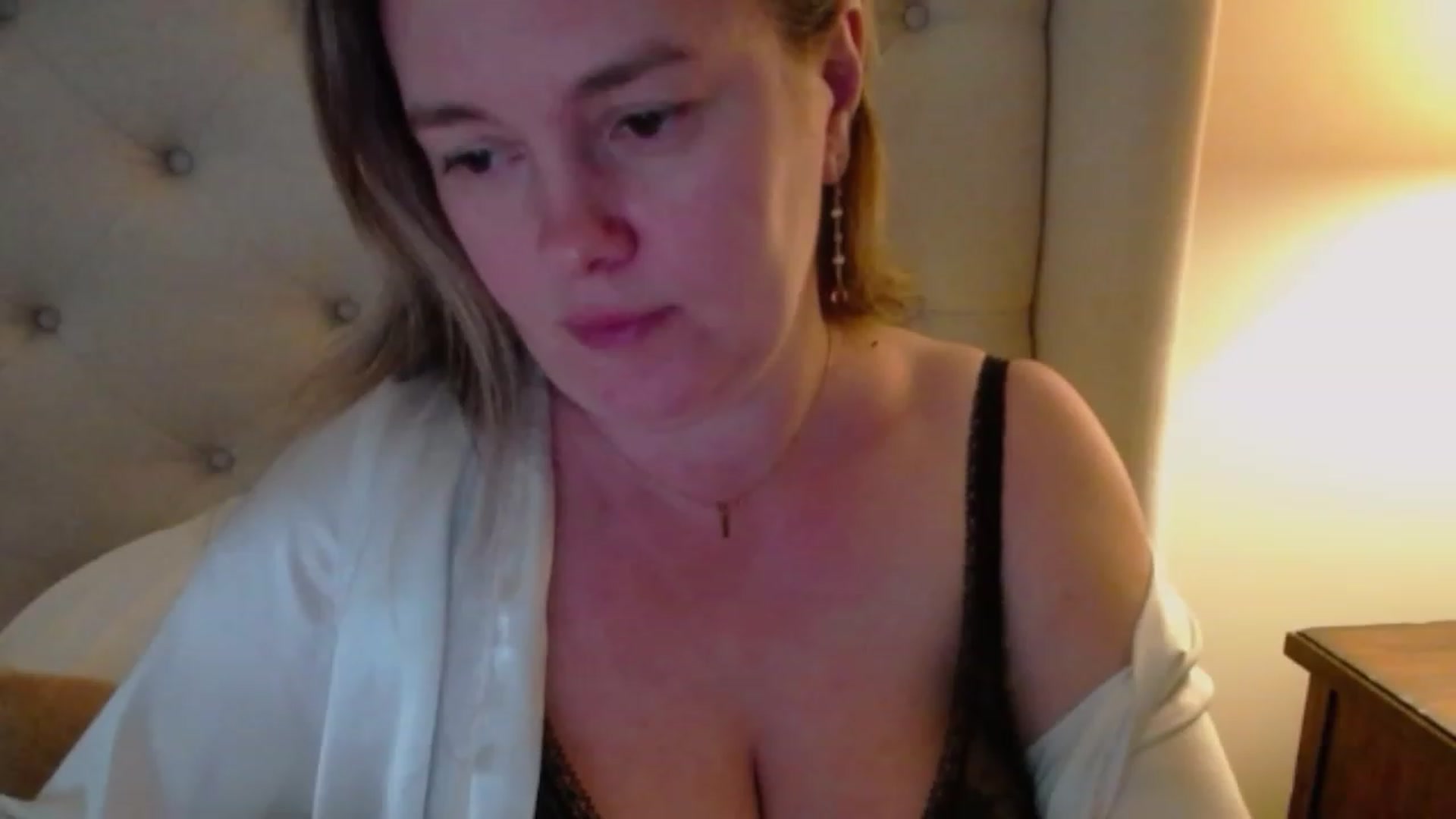 Gallery image thumbnail from J0llye's myfreecams stream on, 03/05/2024, 17:43 image 4 of 20