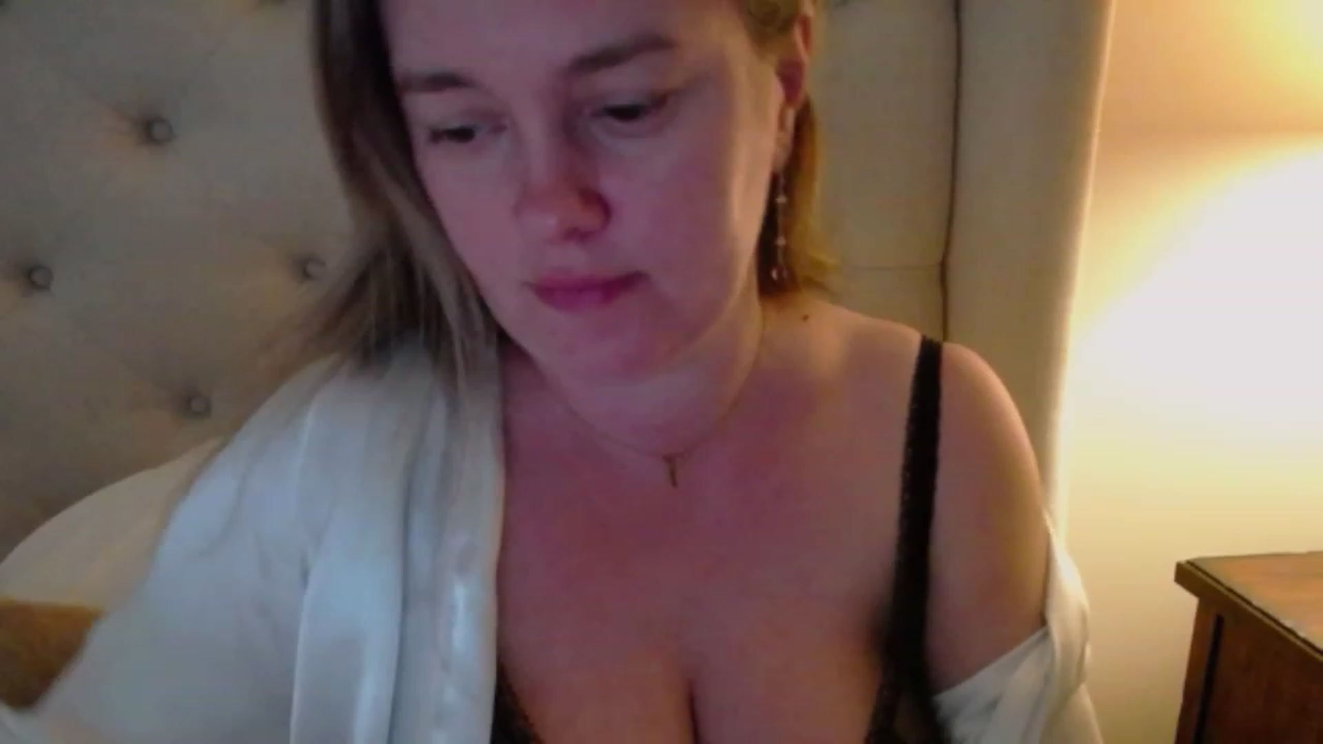 Gallery image thumbnail from J0llye's myfreecams stream on, 03/05/2024, 17:43 image 13 of 20