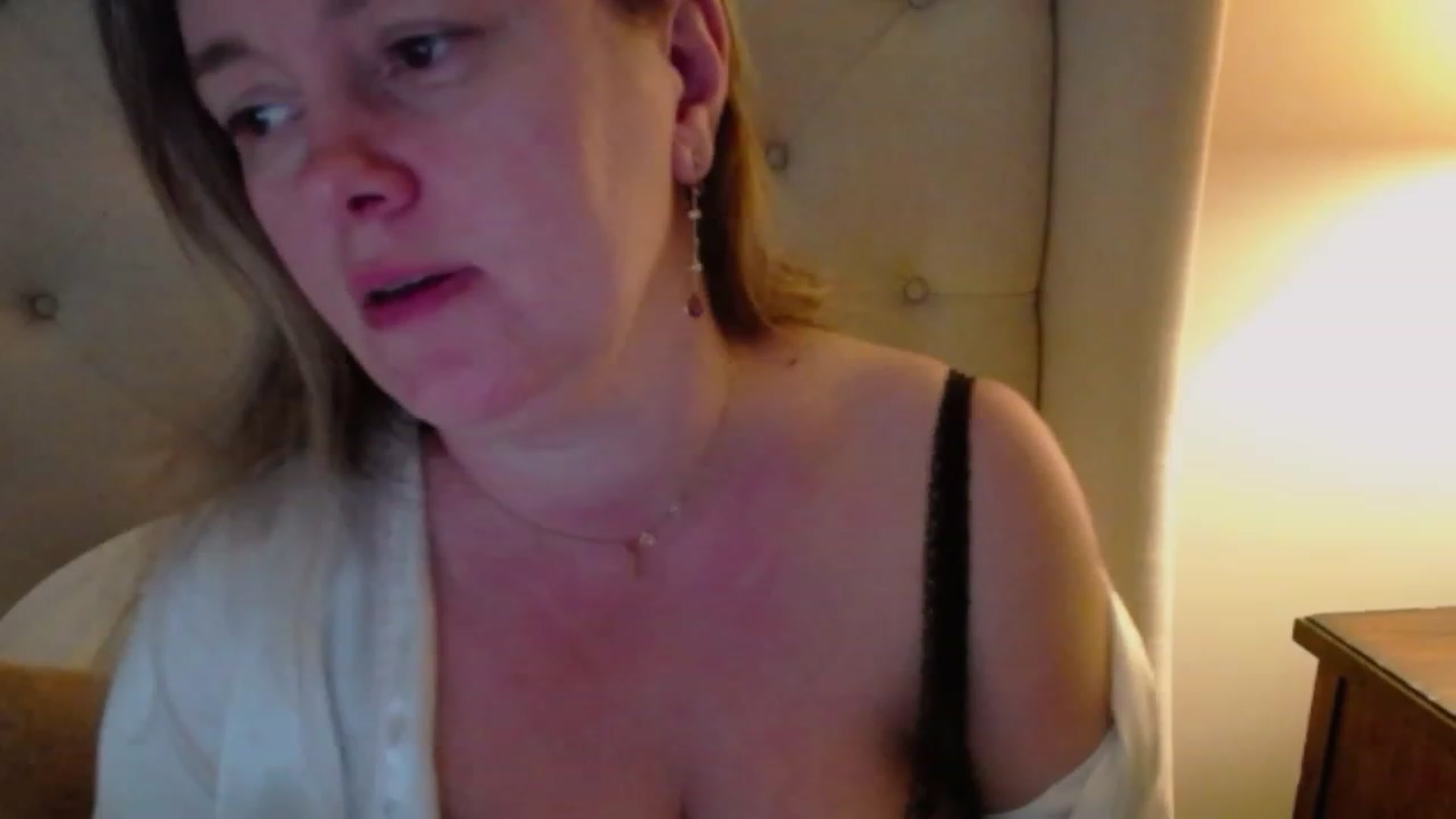 Gallery image thumbnail from J0llye's myfreecams stream on, 03/05/2024, 17:43 image 12 of 20