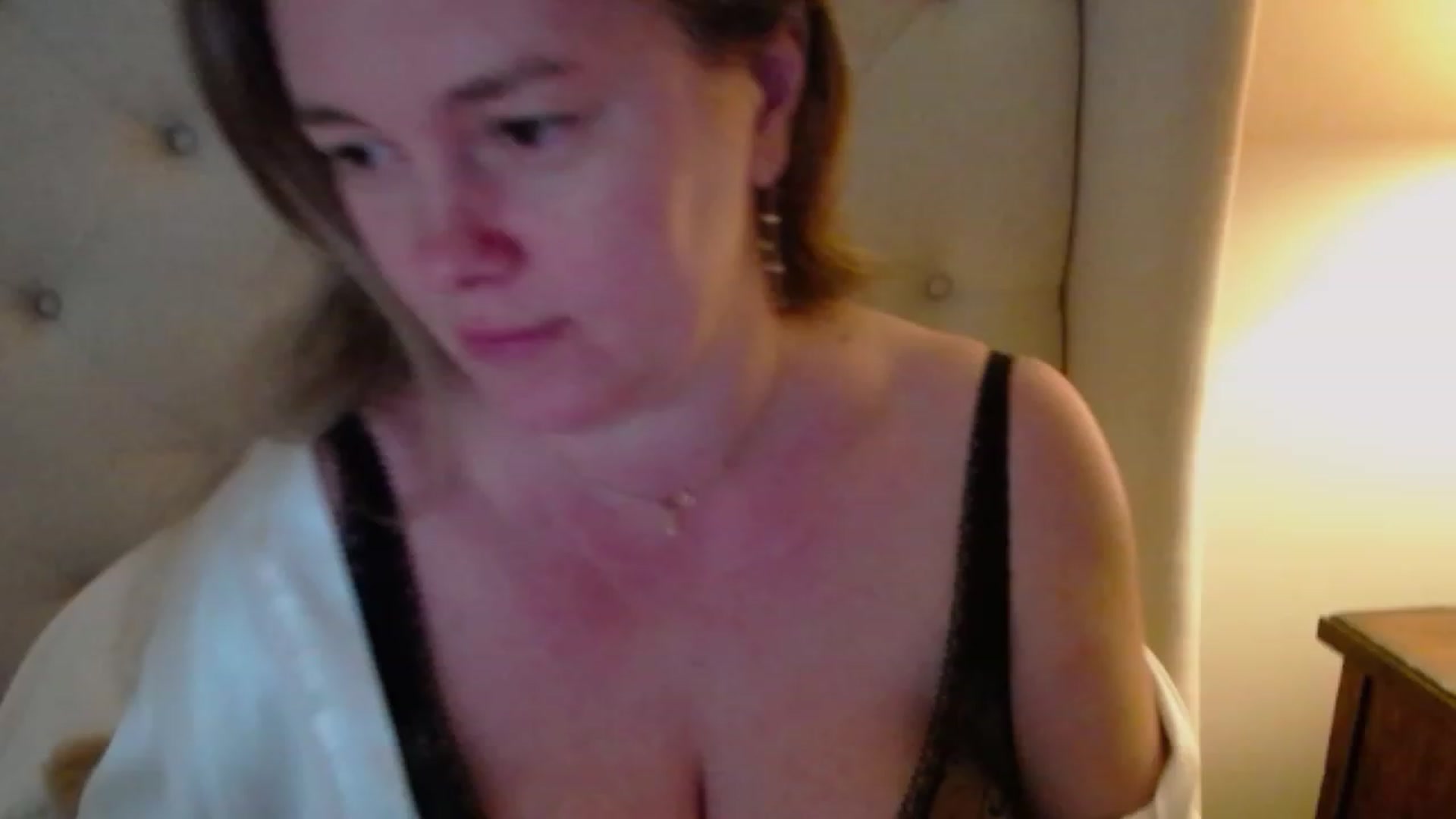 Gallery image thumbnail from J0llye's myfreecams stream on, 03/05/2024, 17:43 image 18 of 20