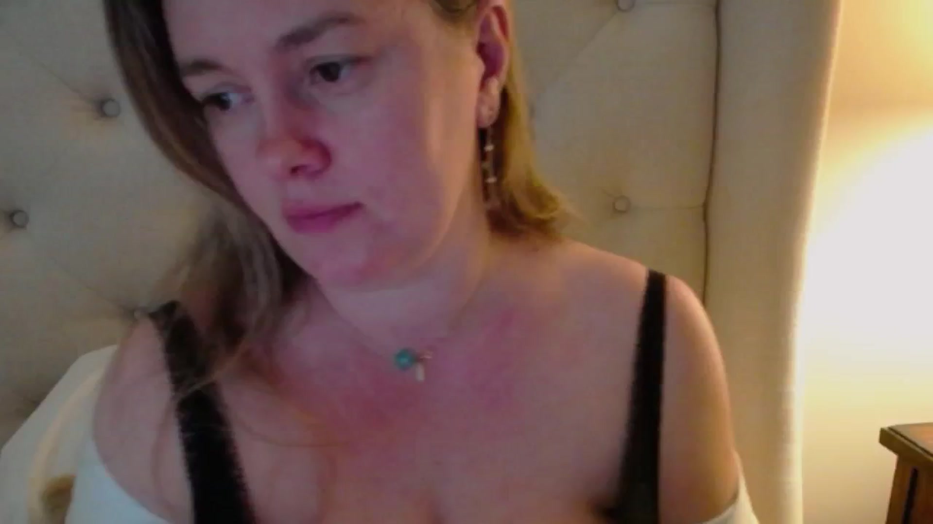 Gallery image thumbnail from J0llye's myfreecams stream on, 03/05/2024, 20:21 image 6 of 20